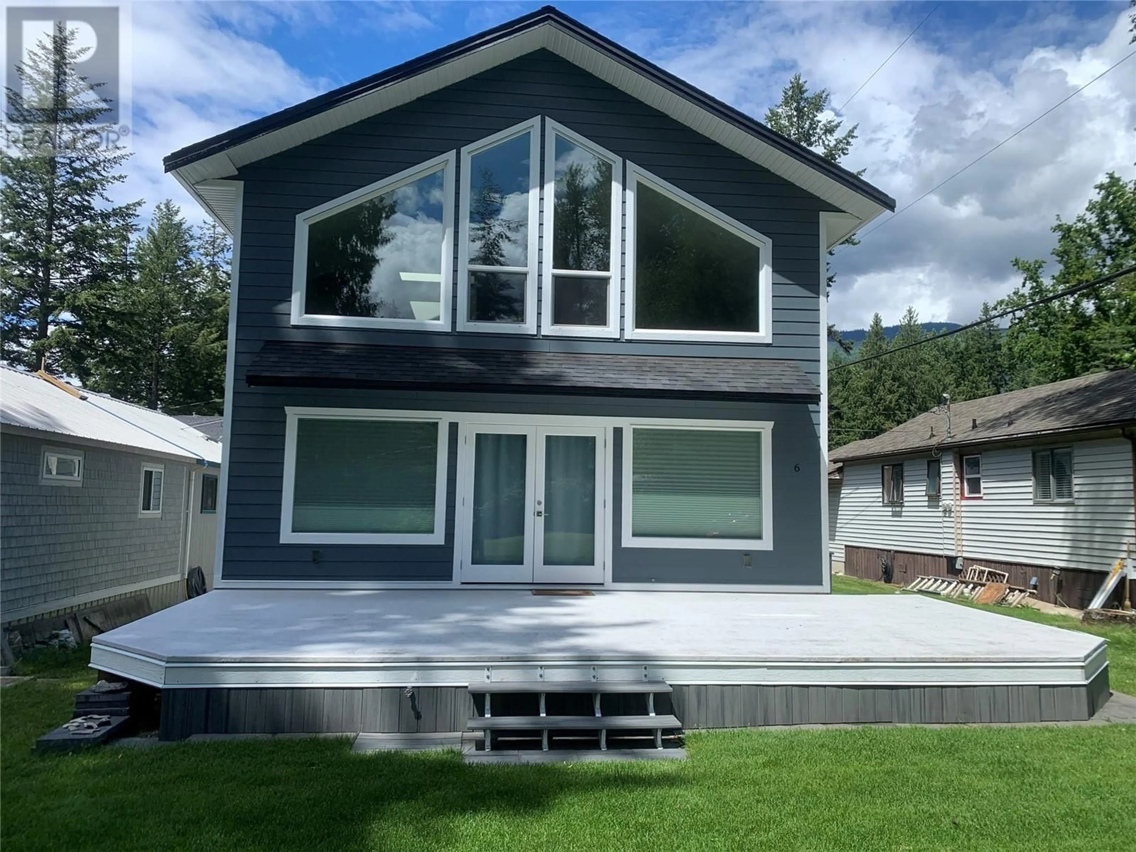 Home with vinyl exterior material, mountain view for 6 - 6924 SQUILAX ANGLEMONT ROAD, Magna Bay British Columbia V0E1M7
