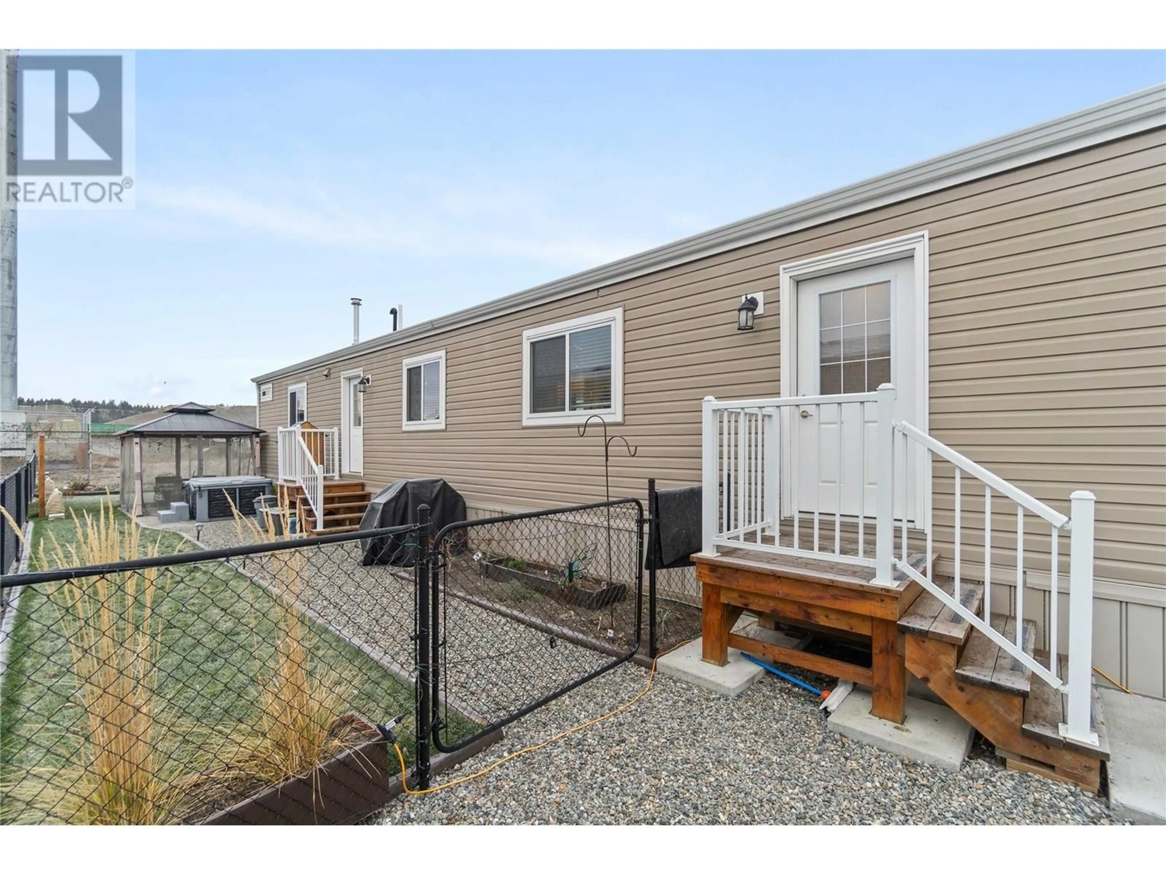 Home with vinyl exterior material, street for 111 - 5005 RIVER ROAD, Pritchard British Columbia V0E2P0