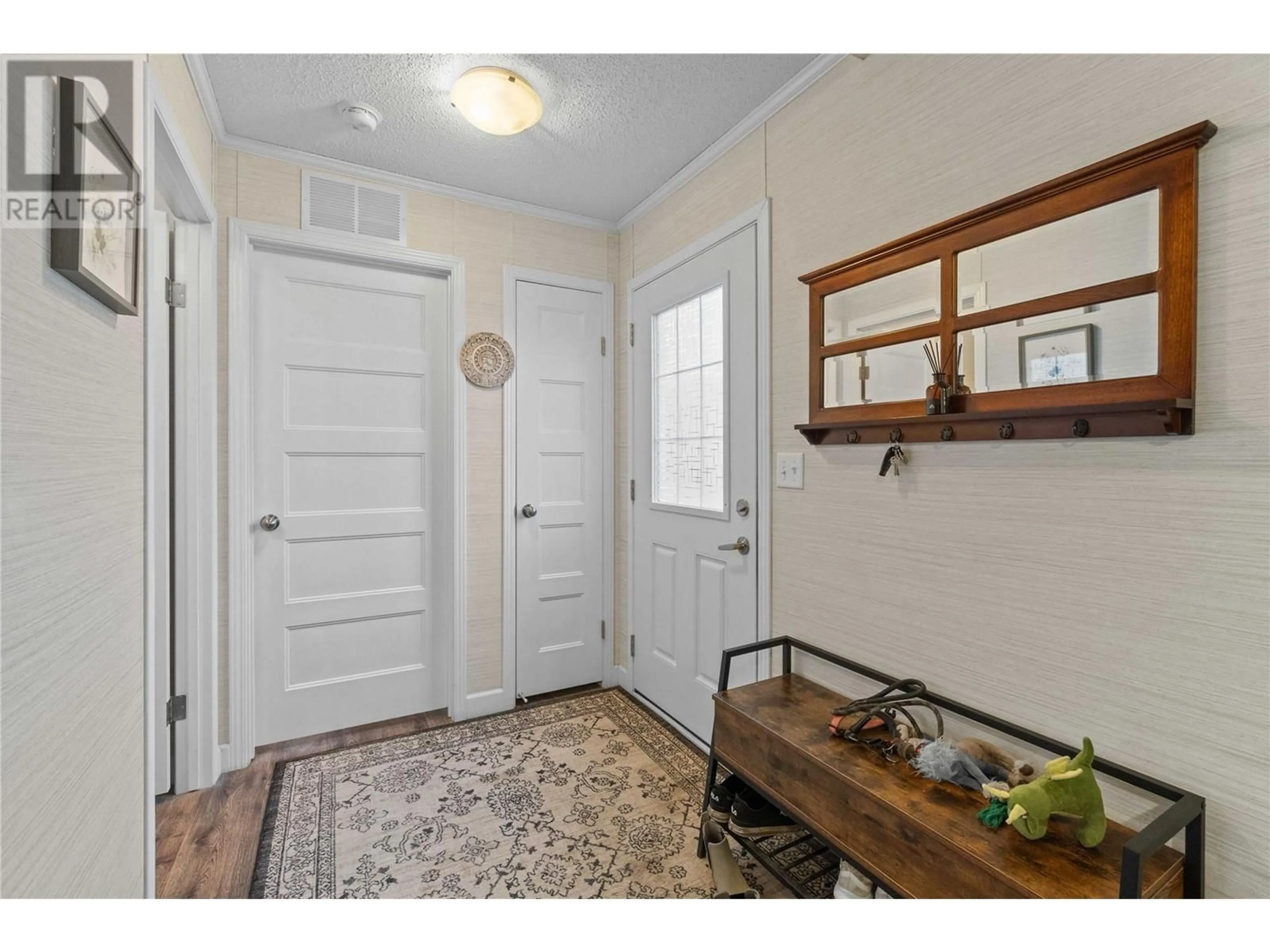 Indoor entryway for 111 - 5005 RIVER ROAD, Pritchard British Columbia V0E2P0