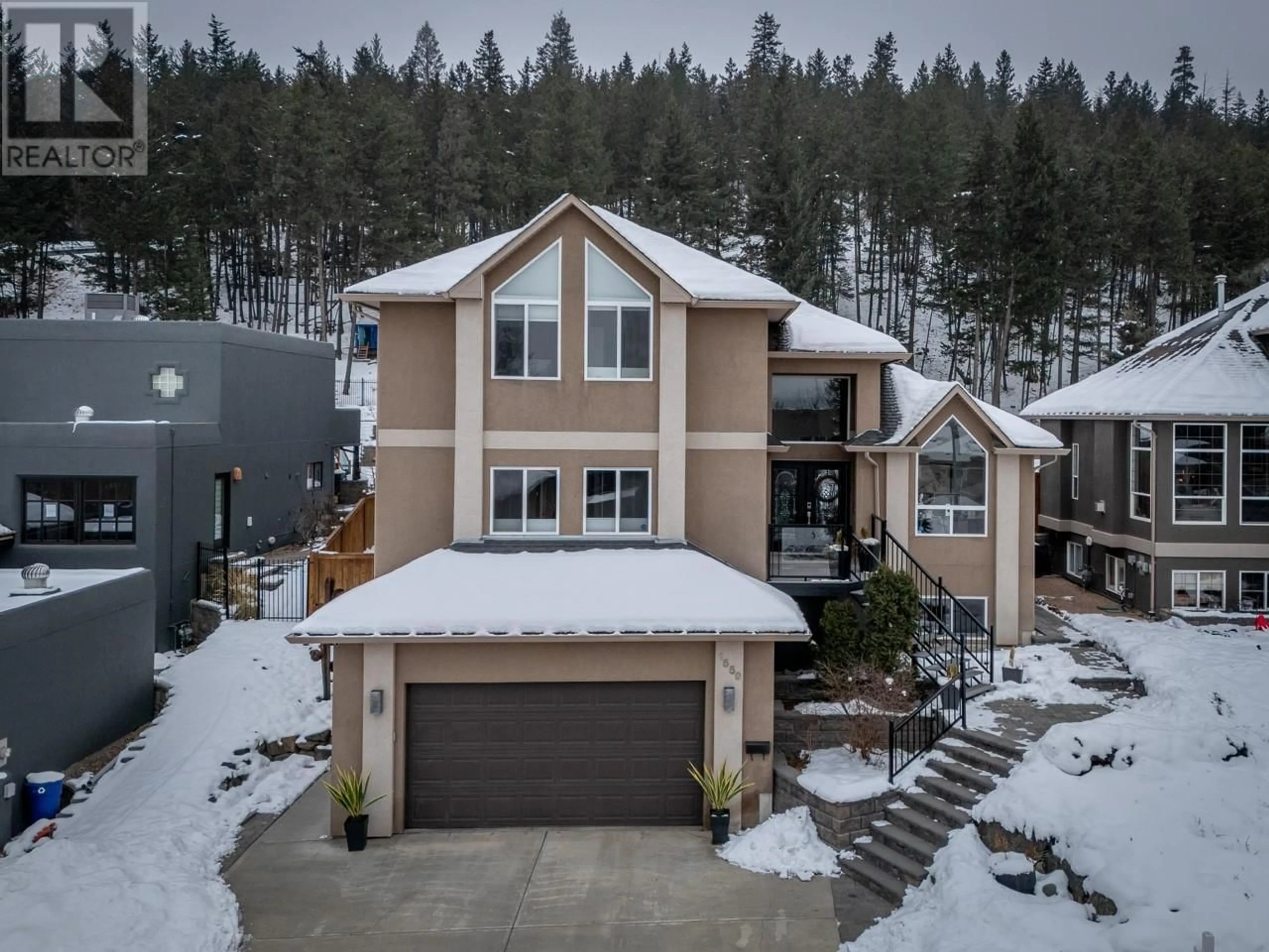 A pic from outside/outdoor area/front of a property/back of a property/a pic from drone, unknown for 1559 WESTERDALE Drive, Kamloops British Columbia V1S1Y9