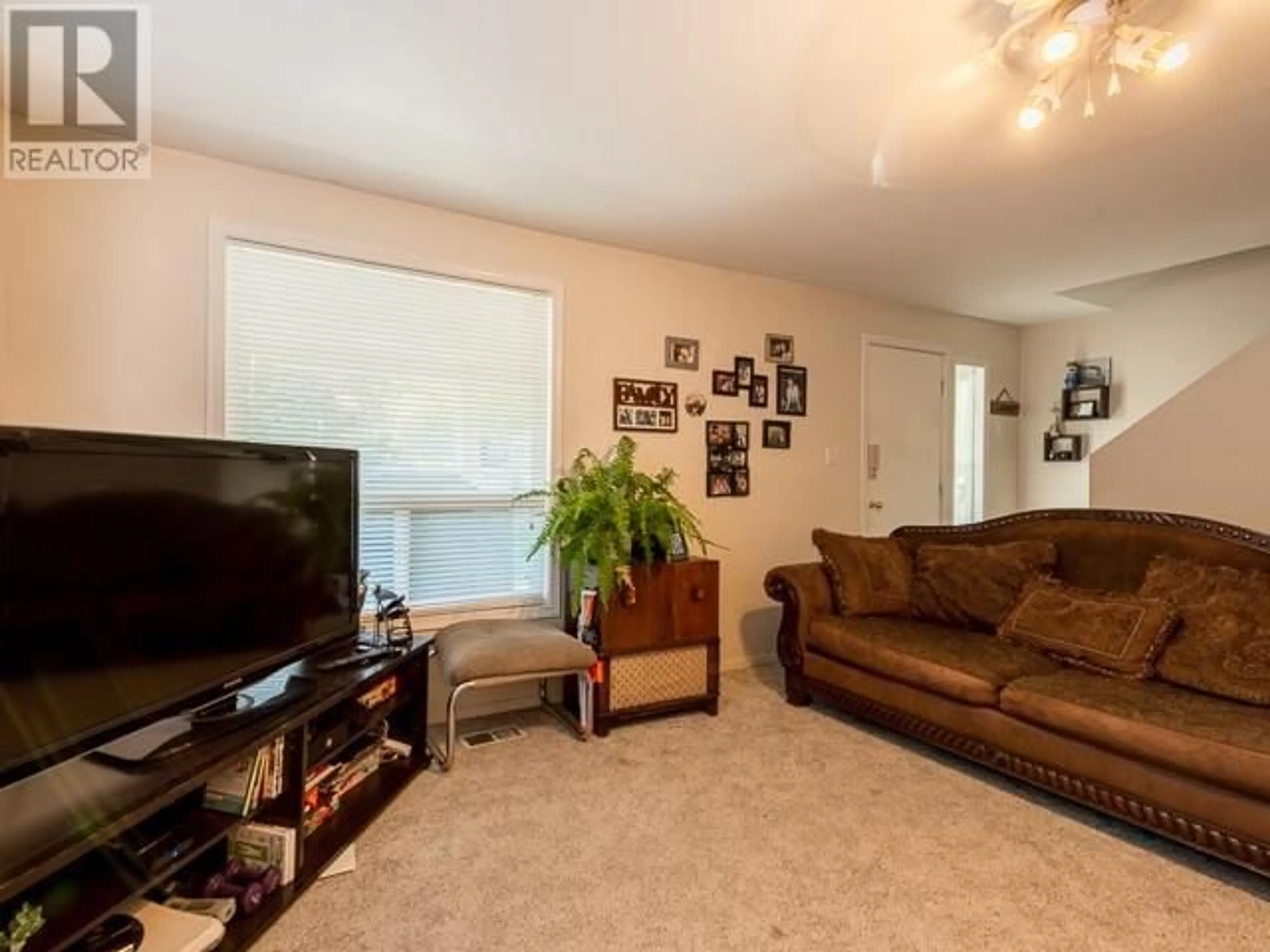 Living room with furniture, unknown for 962 PINE Street, Kamloops British Columbia V2C3A2