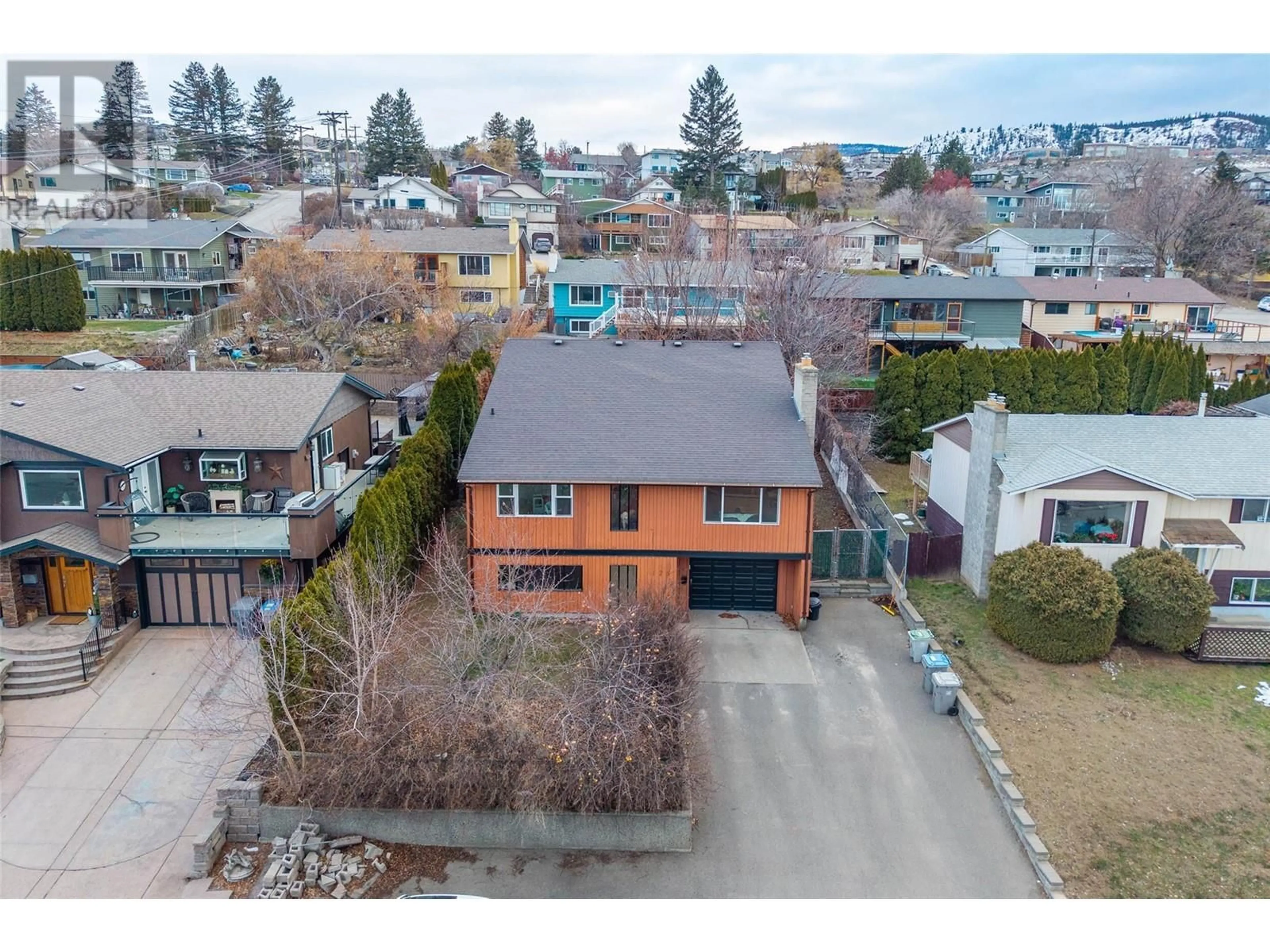 A pic from outside/outdoor area/front of a property/back of a property/a pic from drone, street for 775 SEQUOIA Place, Kamloops British Columbia V2C5W3