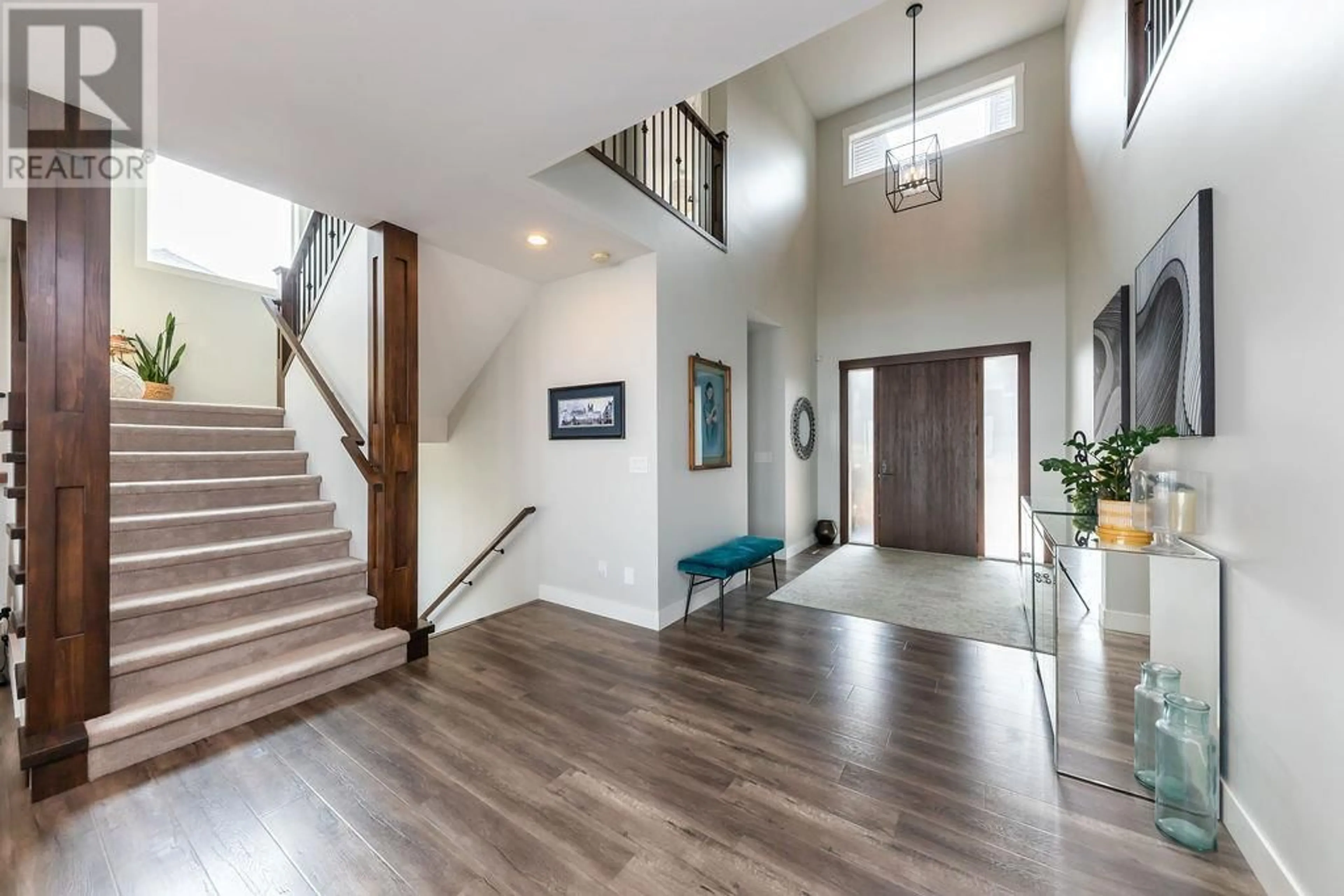 Indoor foyer for 2170 Crosshill Drive, Kamloops British Columbia V1S0C3