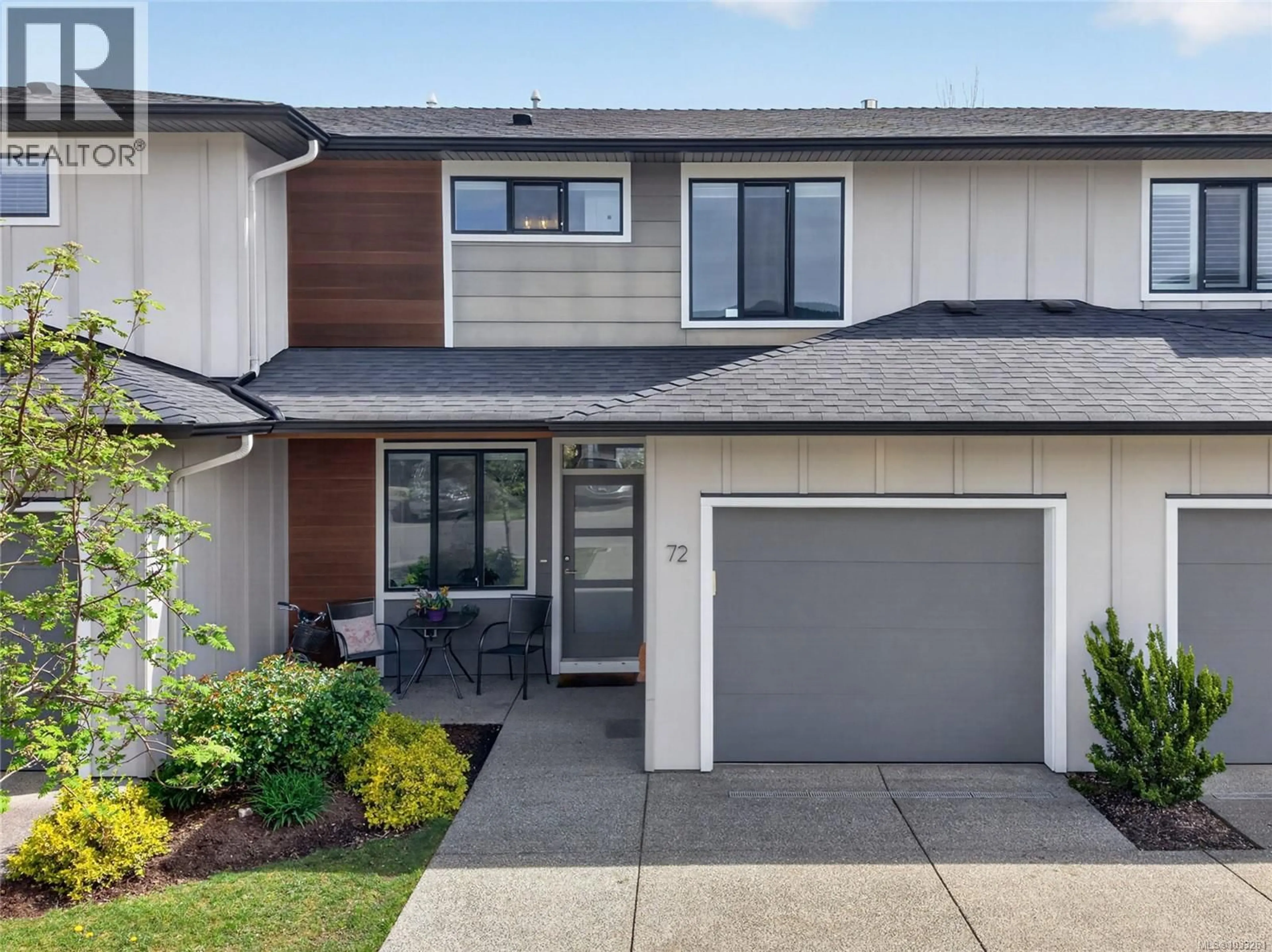 Home with vinyl exterior material, street for 72 - 2607 KENDAL AVENUE, Cumberland British Columbia V0R1S0