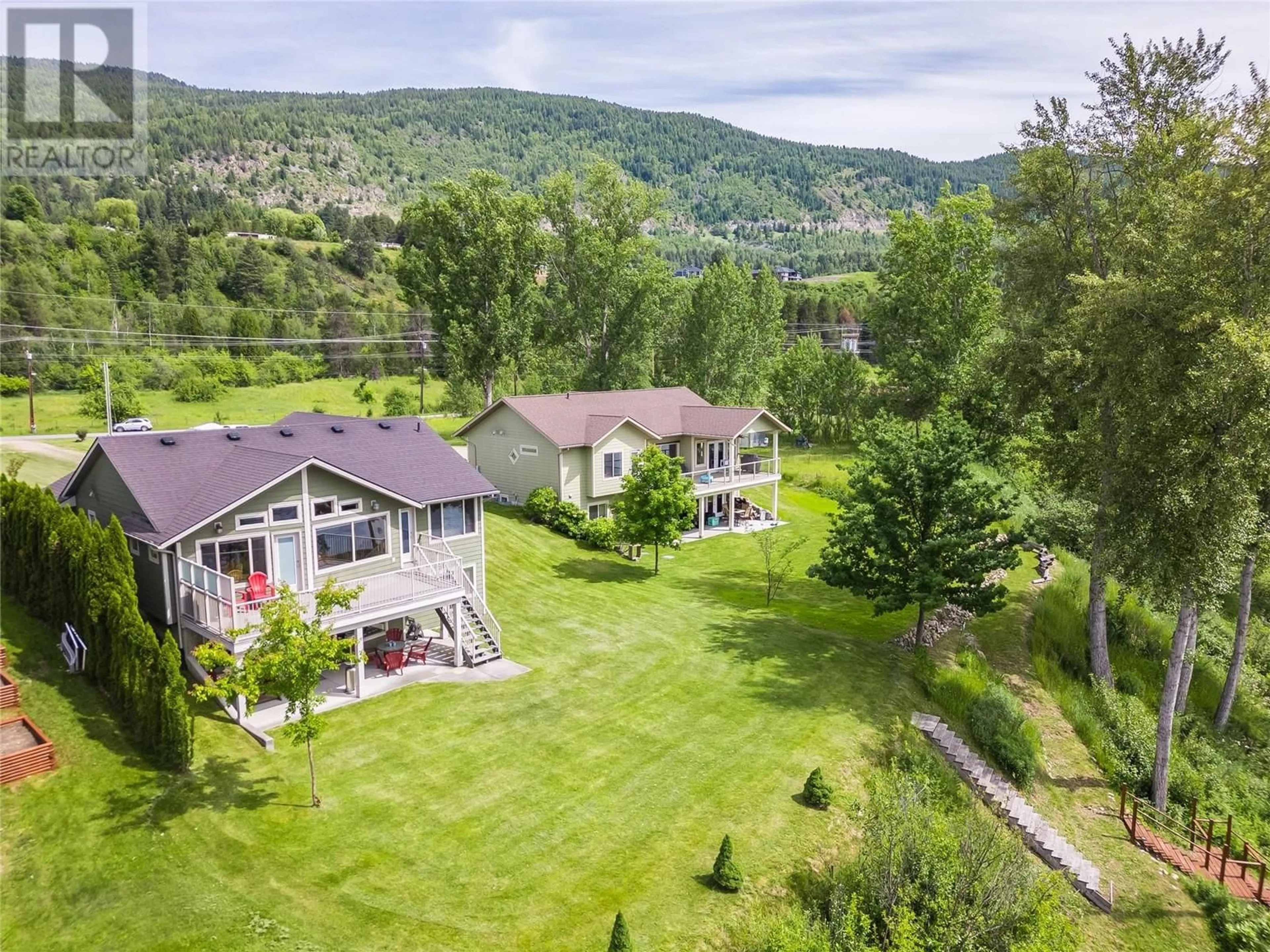 A pic from outside/outdoor area/front of a property/back of a property/a pic from drone, unknown for 755 WATERLOO ROAD, Castlegar British Columbia V1N4K8