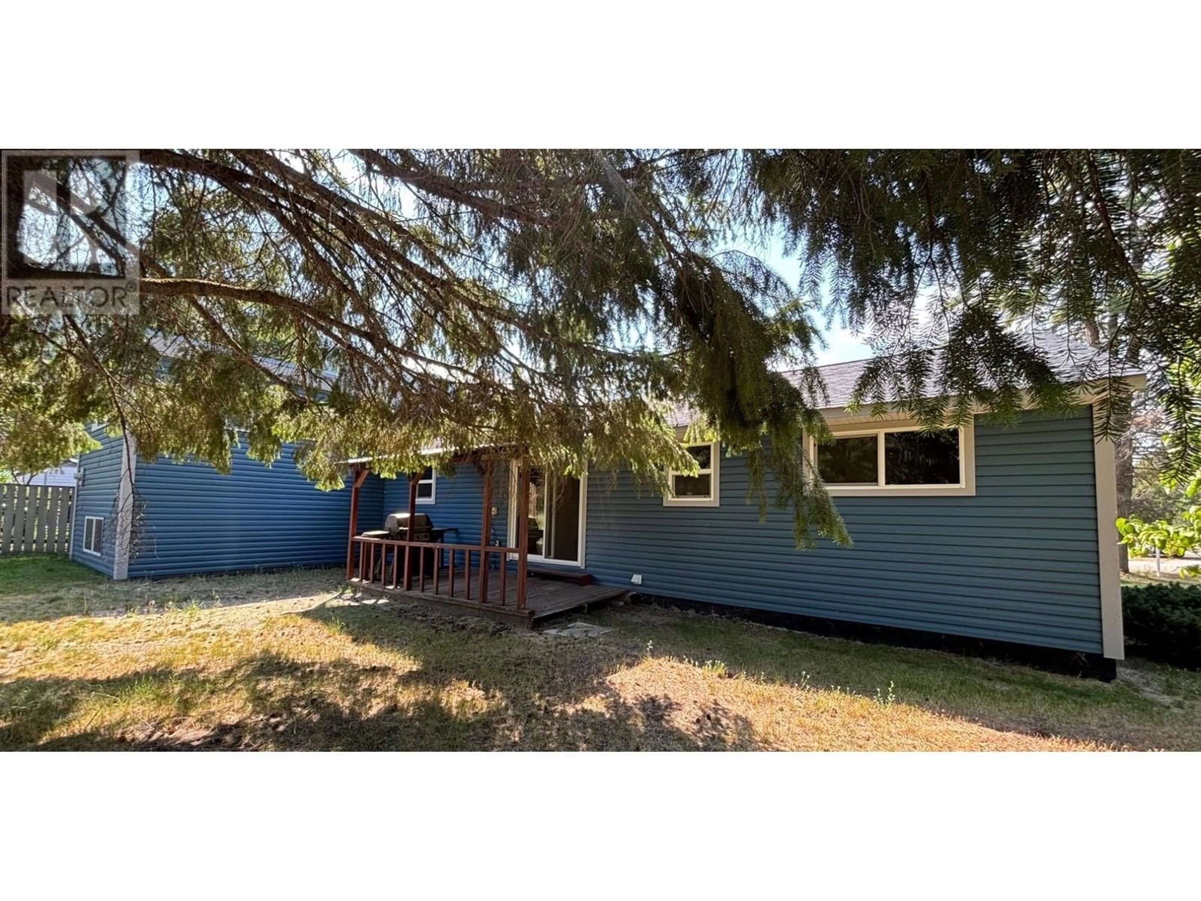 A pic from outside/outdoor area/front of a property/back of a property/a pic from drone, street for 503 WOODGREEN Crescent, Greenwood British Columbia V0H1J0