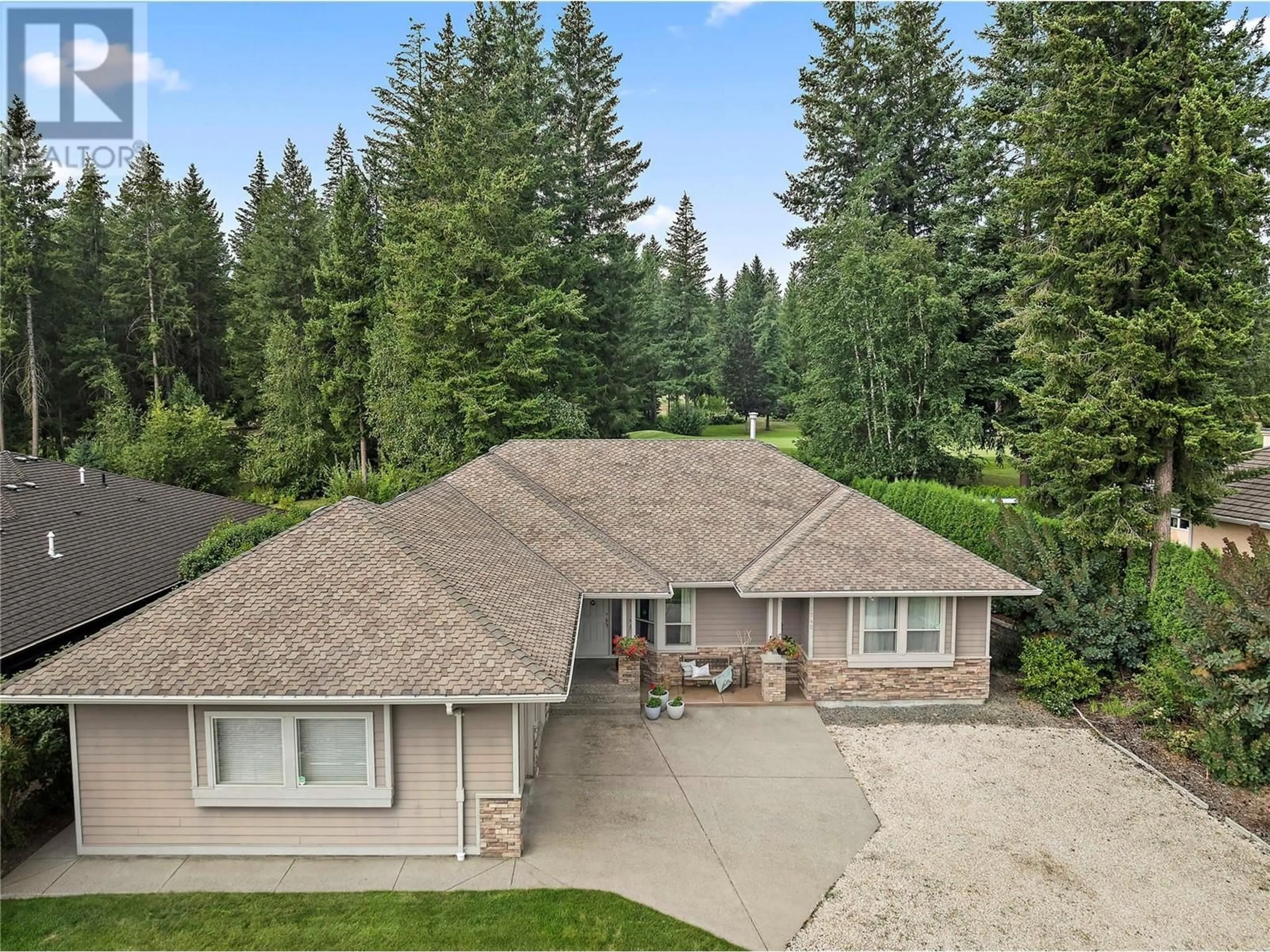 A pic from outside/outdoor area/front of a property/back of a property/a pic from drone, unknown for 2742 GOLF COURSE DRIVE, Blind Bay British Columbia V0E1H2