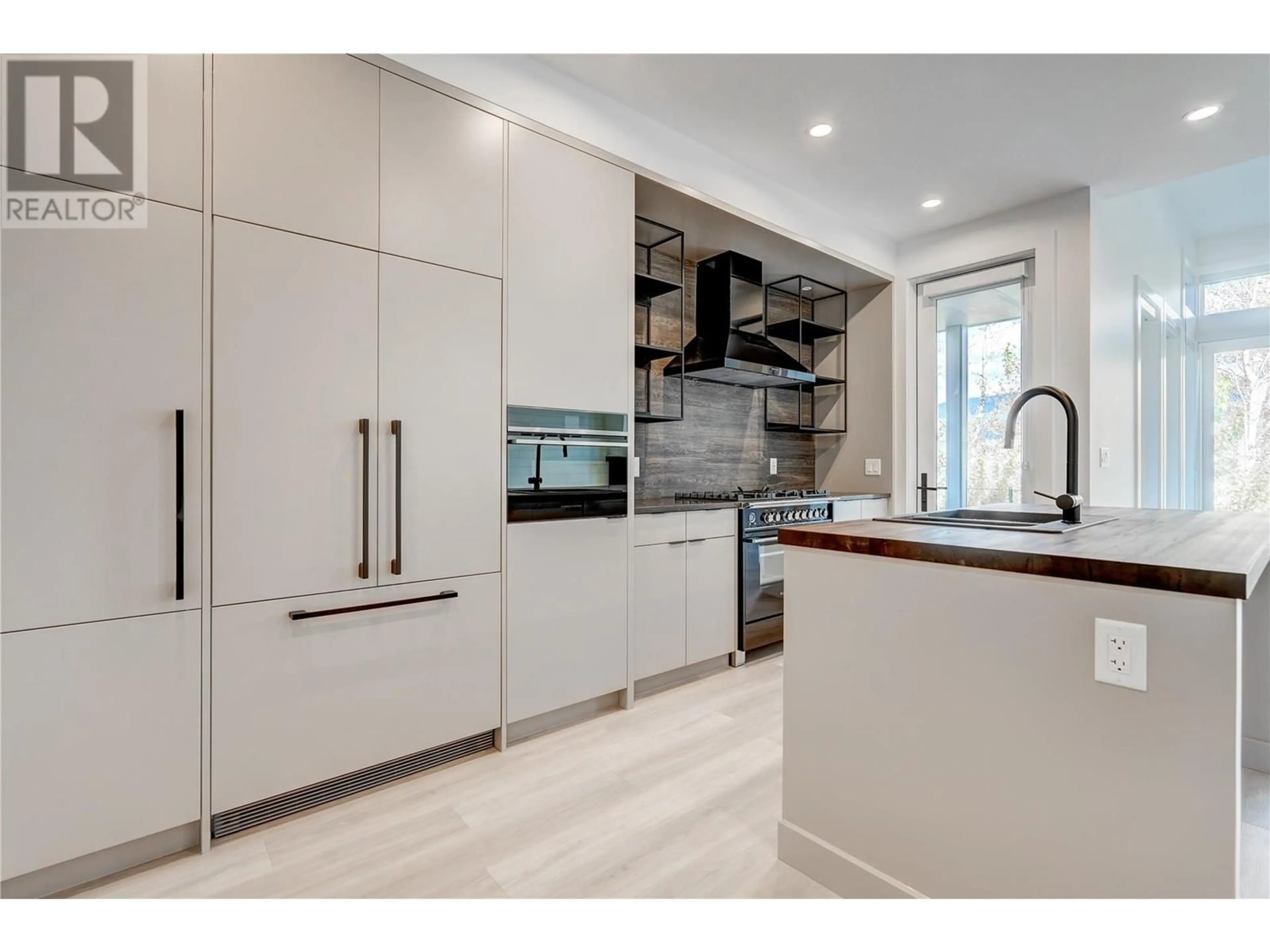 Contemporary kitchen, unknown for 3350 Landry Crescent, Summerland British Columbia V0H1Z9