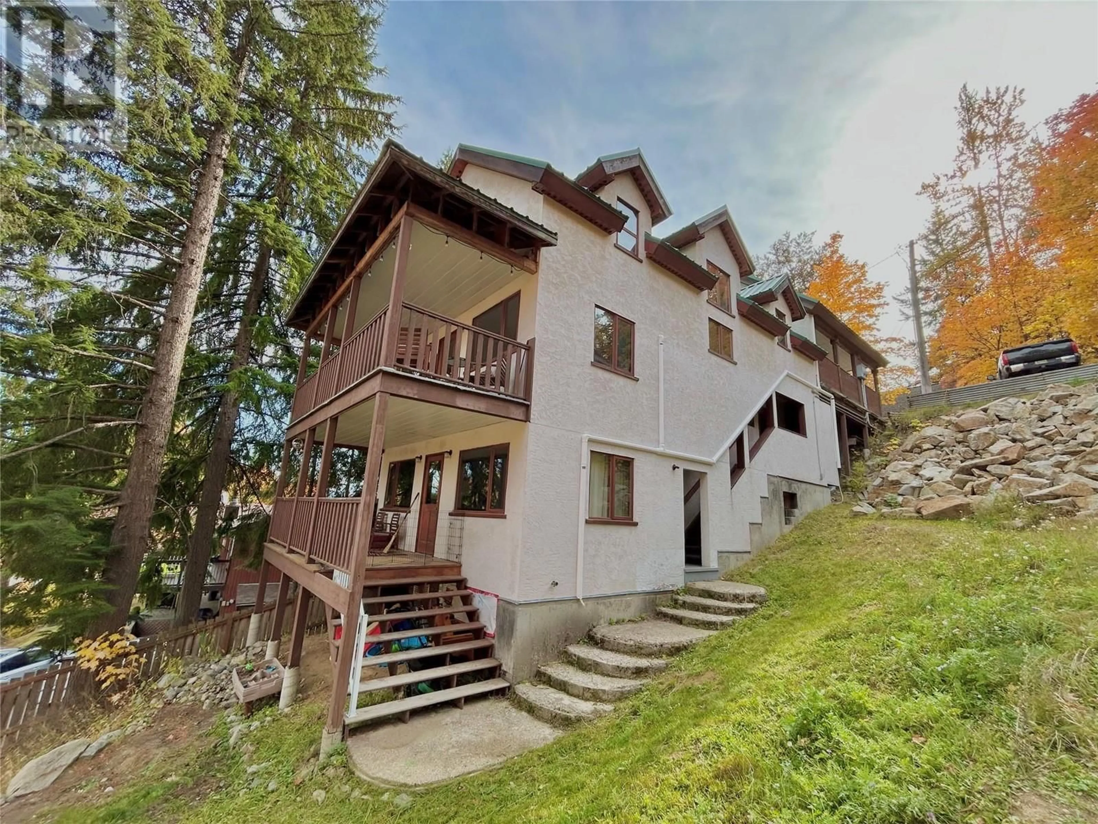 A pic from outside/outdoor area/front of a property/back of a property/a pic from drone, unknown for 1760 UNION Avenue, Rossland British Columbia V0G1Y0