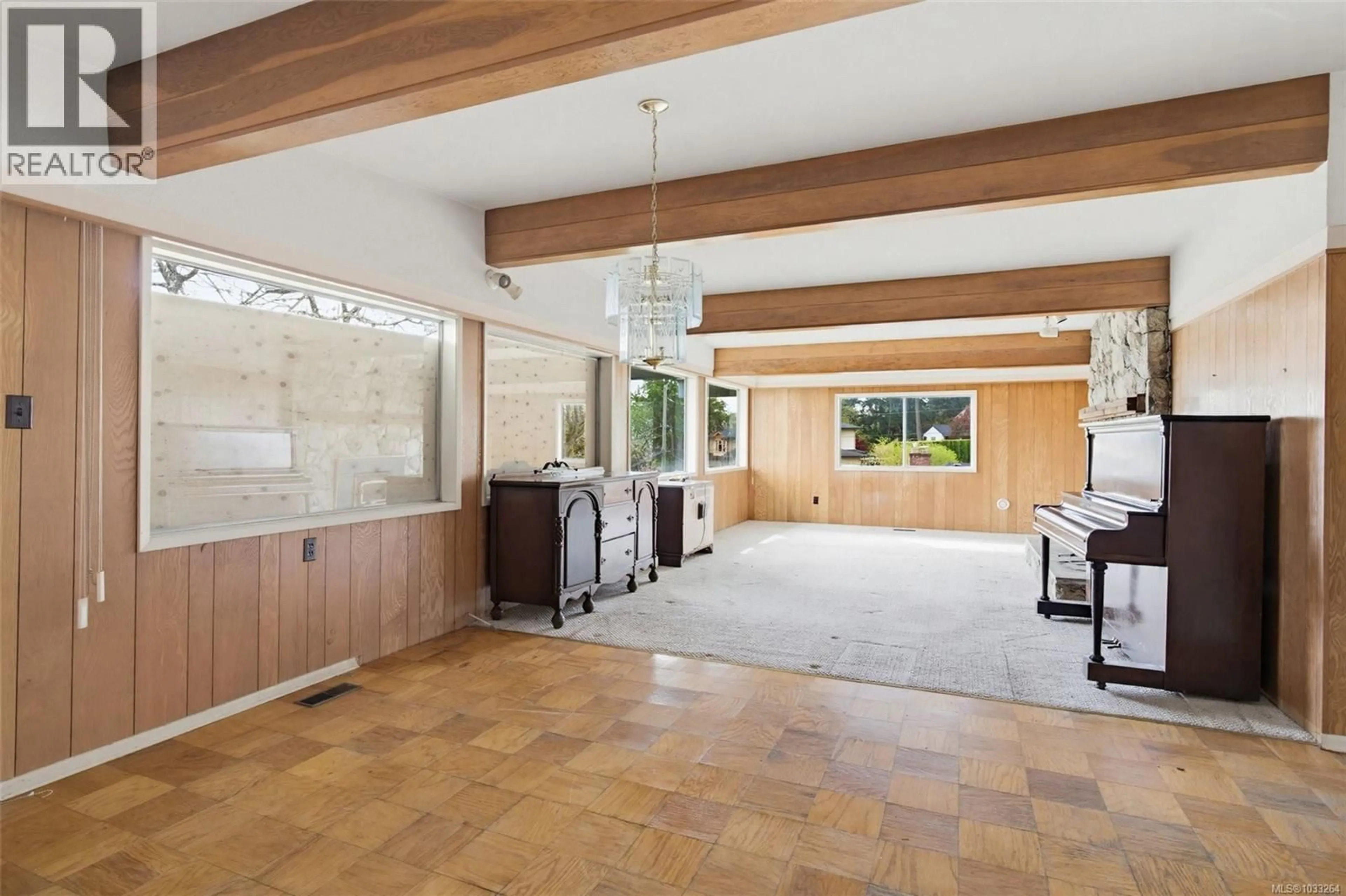 Indoor foyer for 247 GLENAIRLIE DRIVE, View Royal British Columbia V9B1K4