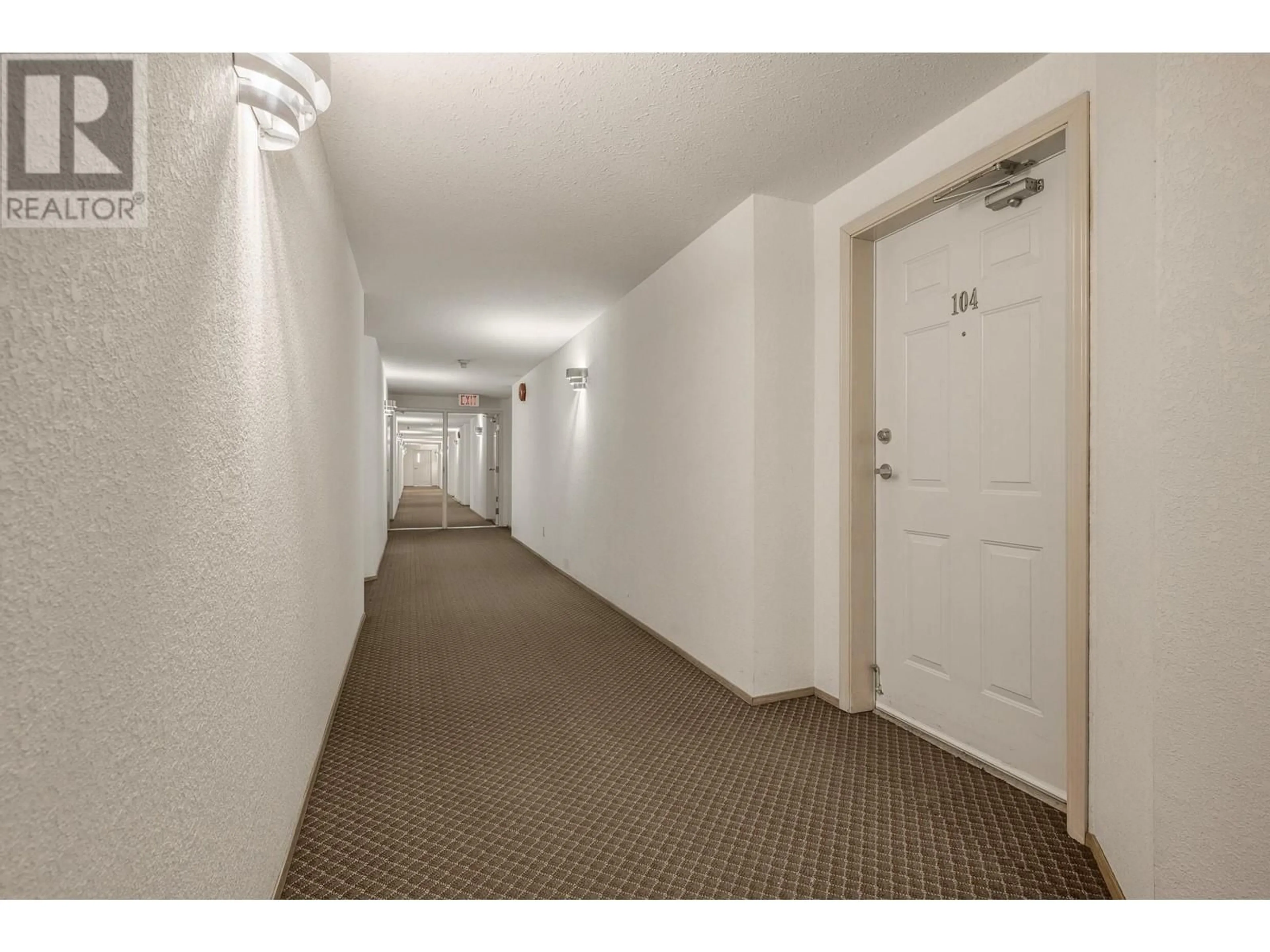 Indoor foyer for 104 - 3609 30 AVENUE, Vernon British Columbia V1T2E6