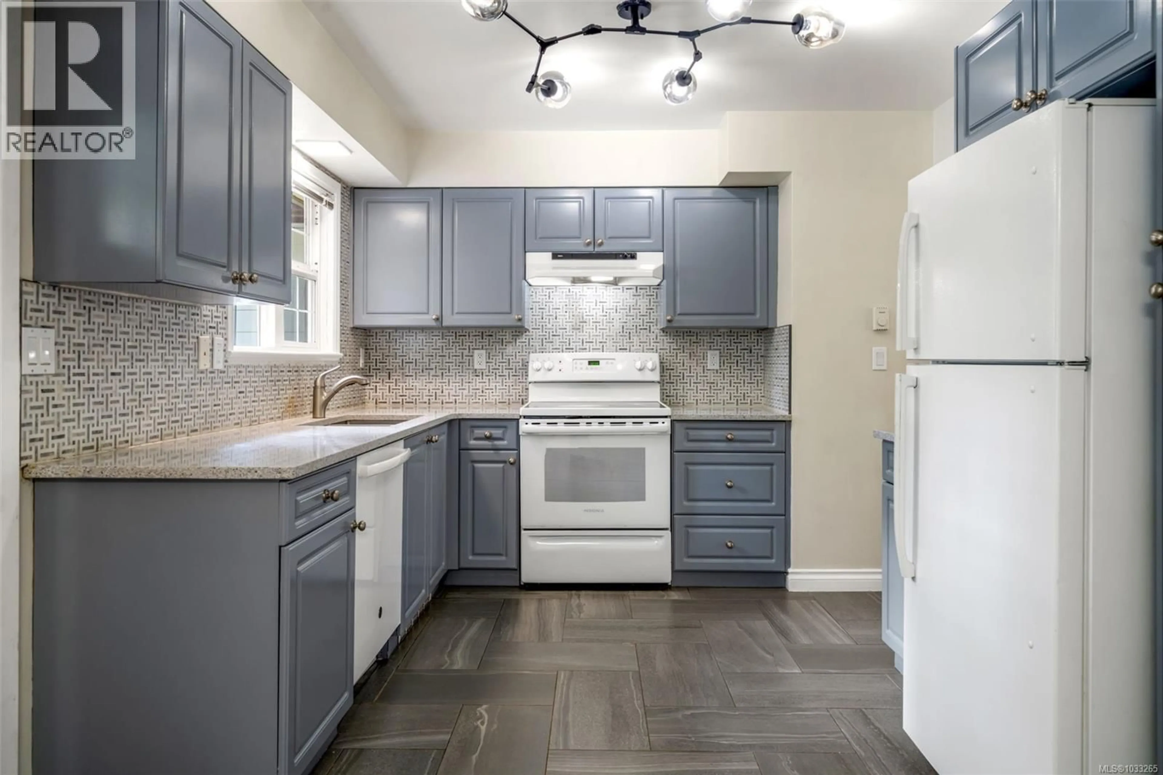 Standard kitchen, ceramic/tile floor for 1475 THARRATT ROAD, Shawnigan Lake British Columbia V8H2C3