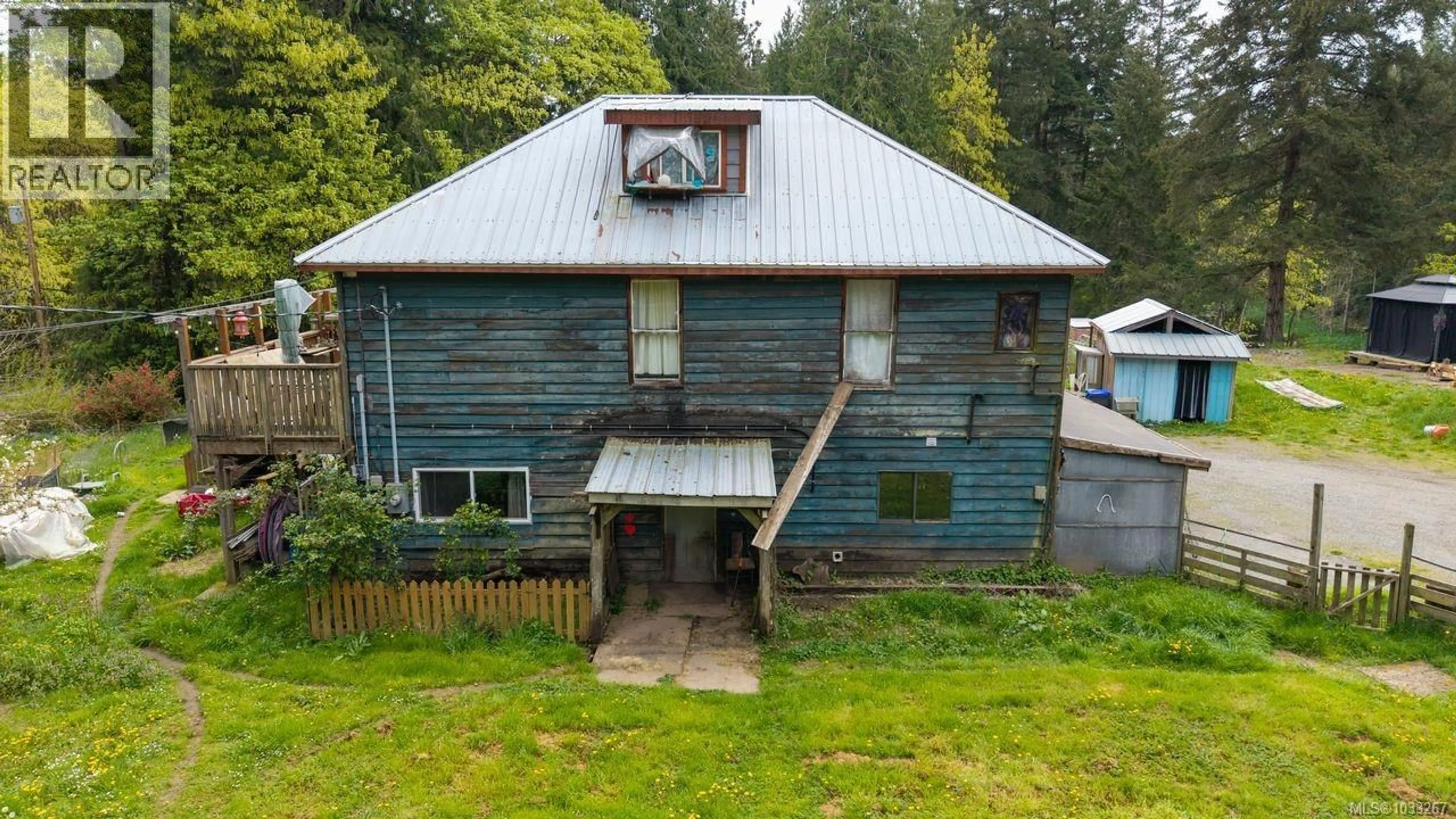 A pic from outside/outdoor area/front of a property/back of a property/a pic from drone, building for 2761 TIESU ROAD, Nanaimo British Columbia V9X1W9