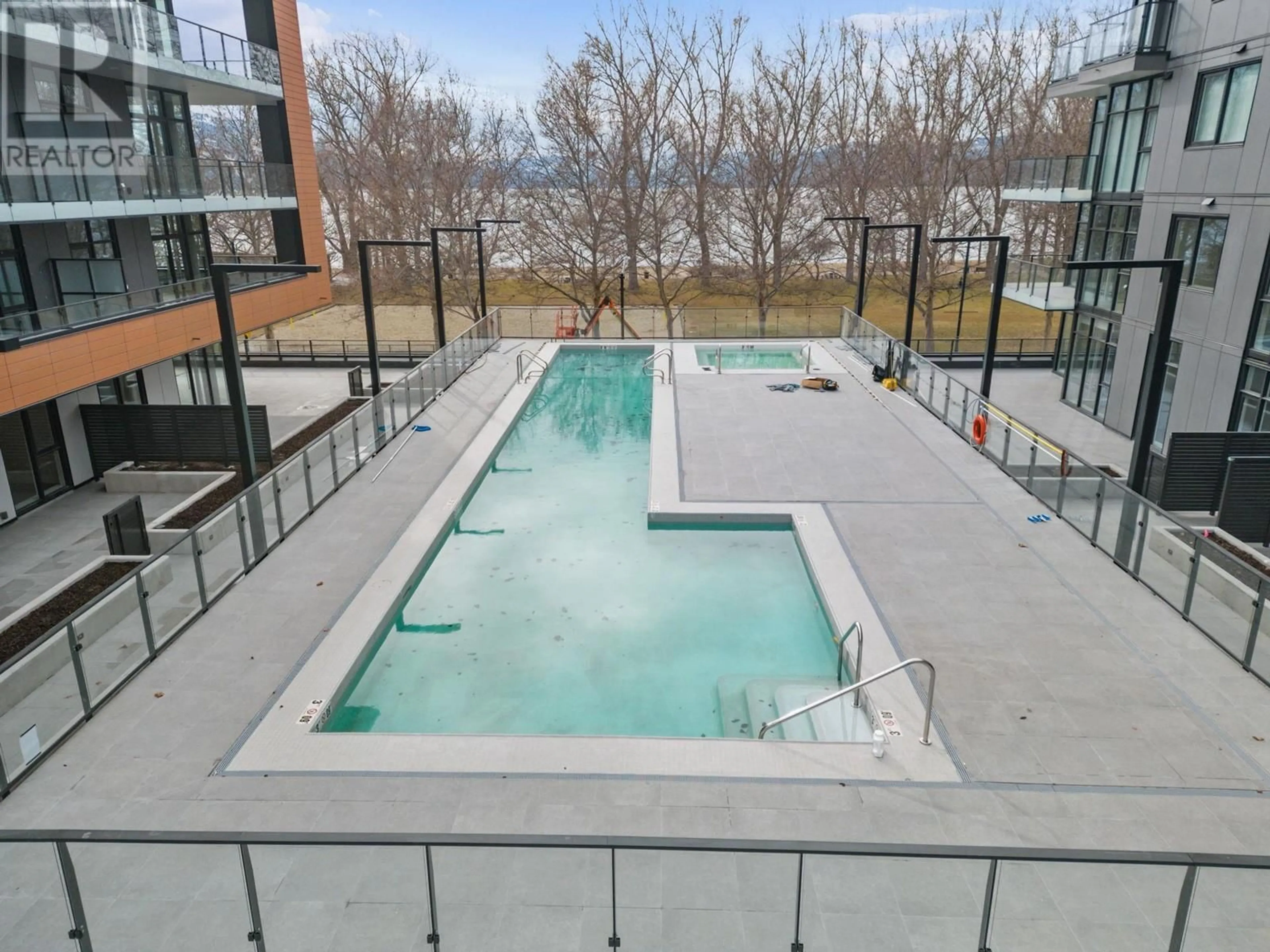 Patio, street for 209 - 3409 LAKESHORE ROAD, Kelowna British Columbia V1W0G6