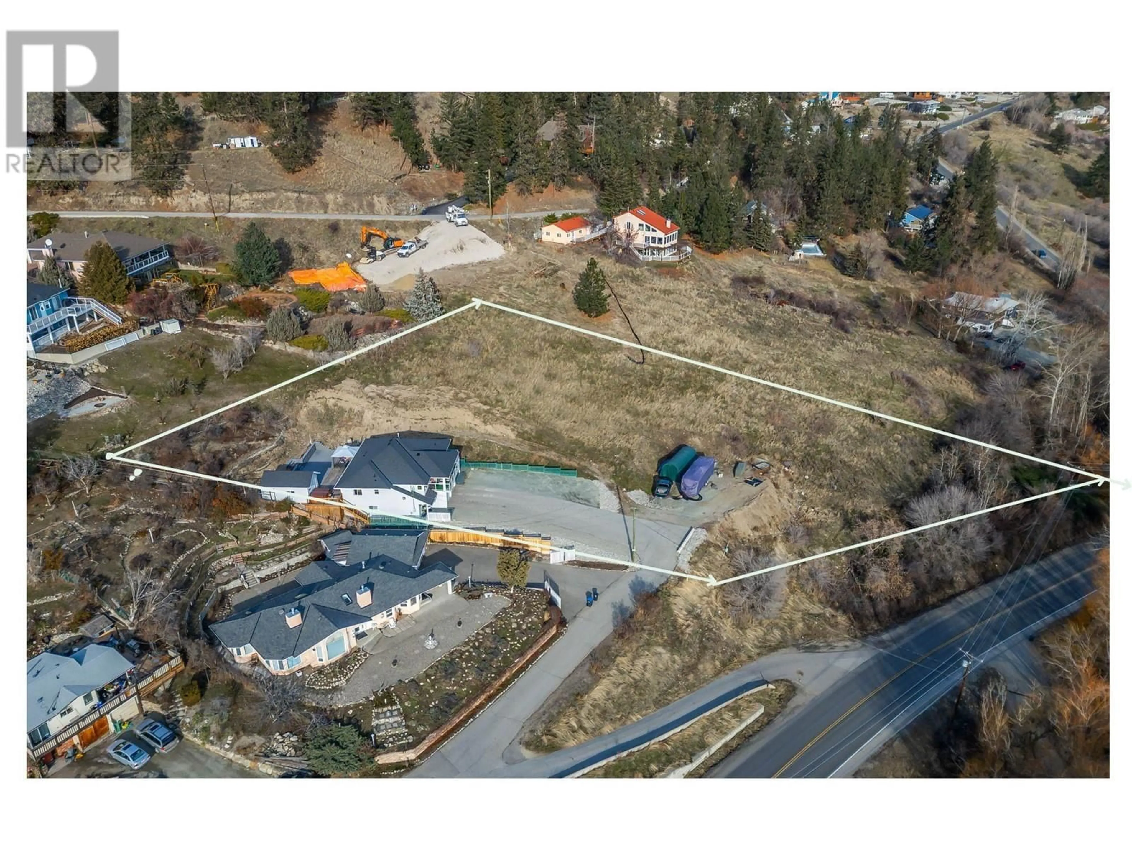 A pic from outside/outdoor area/front of a property/back of a property/a pic from drone, mountain view for 4622 Princeton Avenue, Peachland British Columbia V0H1X7