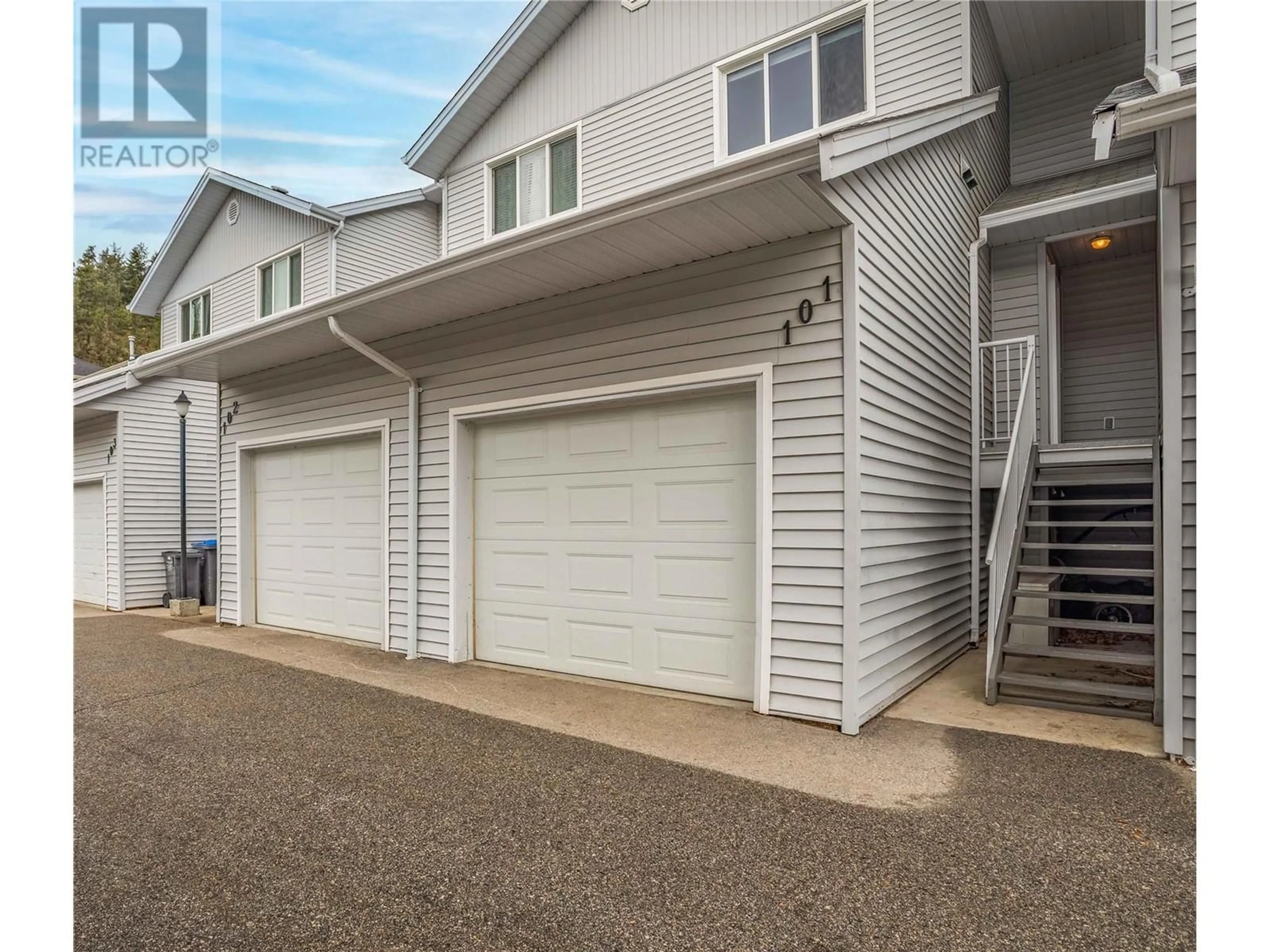 Indoor garage for 101 - 5460 CLEMENTS CRESCENT, Peachland British Columbia V0H1X5