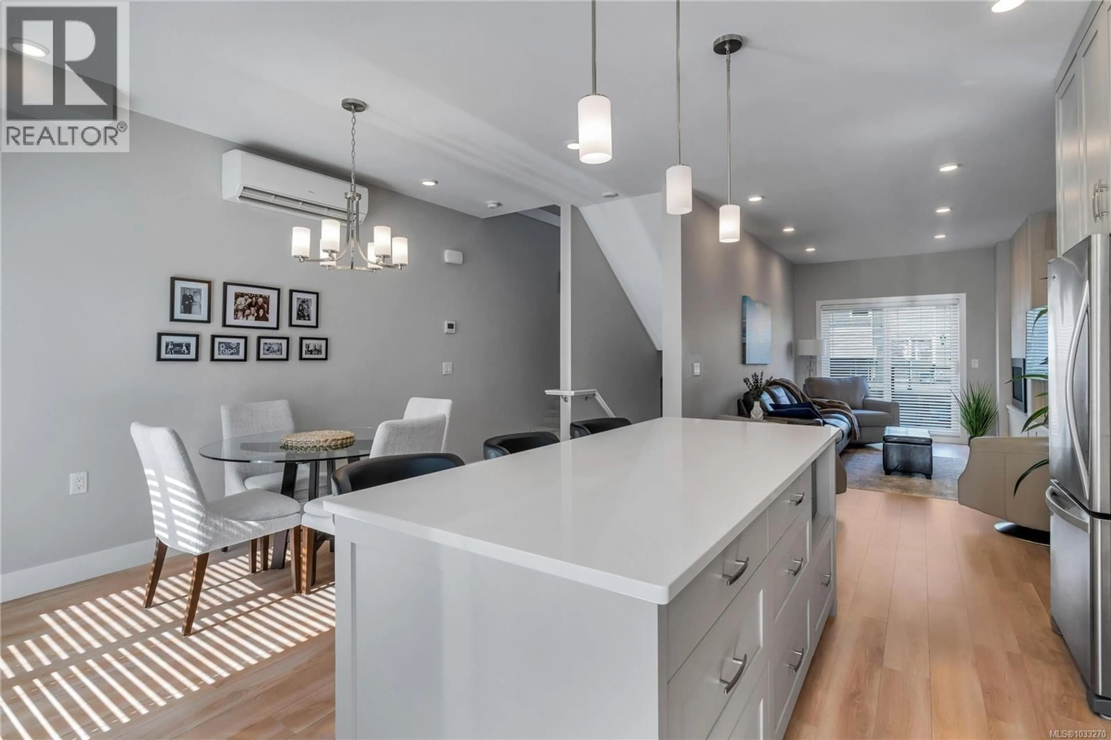 Open concept kitchen, unknown for 13 - 4355 VIEWMONT AVENUE, Saanich British Columbia V8Z5K8