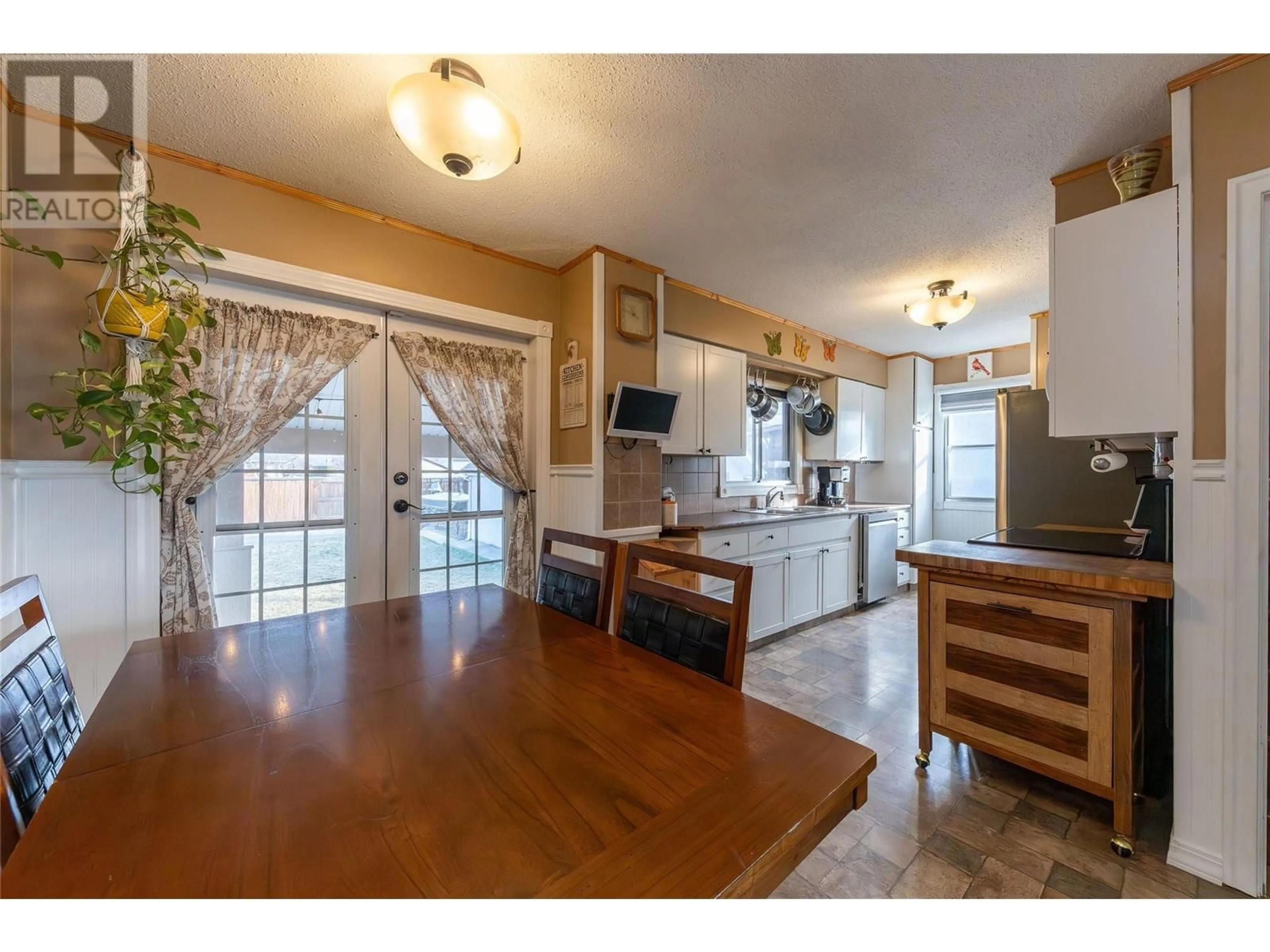 Open concept kitchen, unknown for 550 Linden Avenue, Kamloops British Columbia V2B2N6