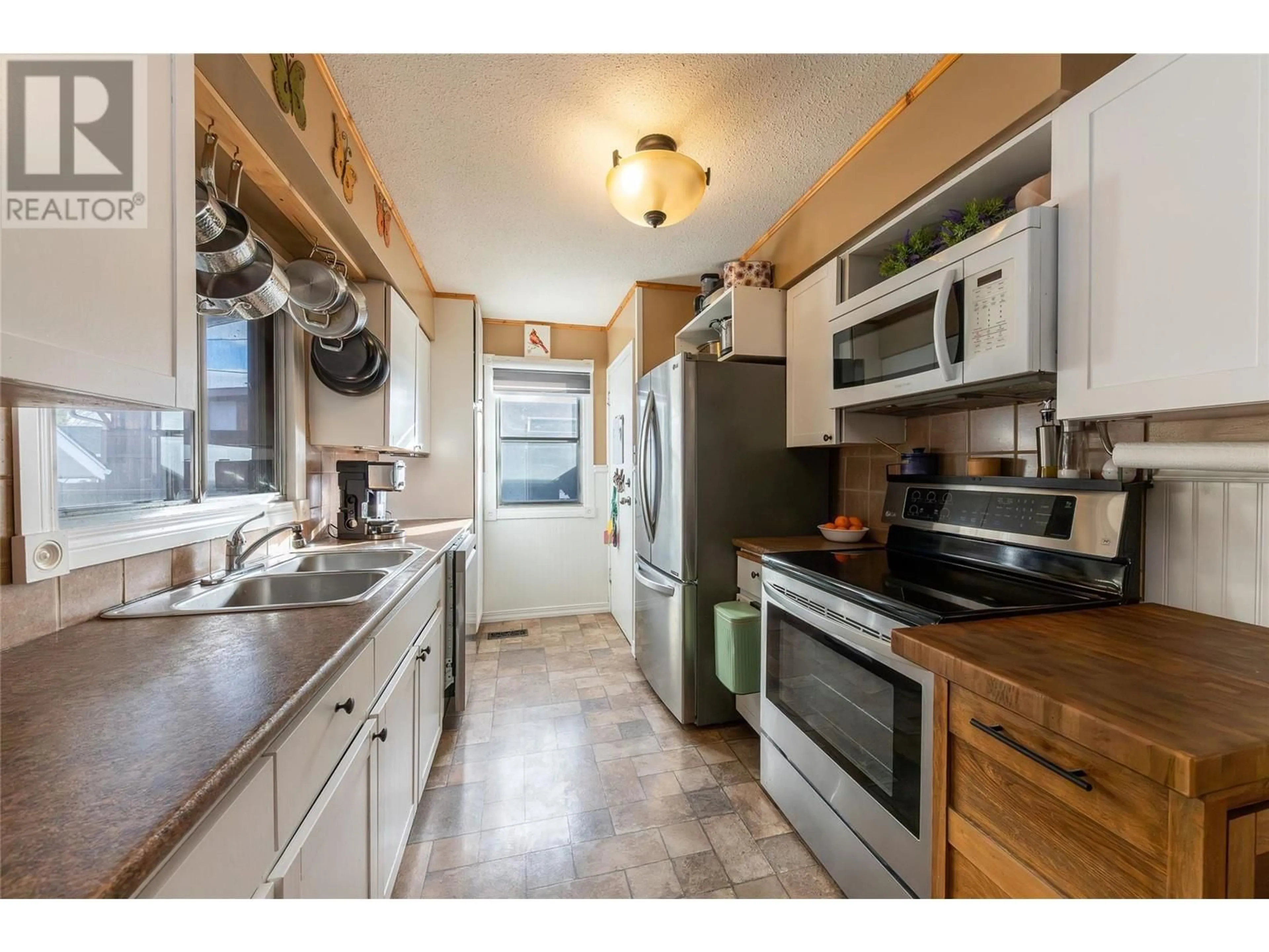 Standard kitchen, unknown for 550 Linden Avenue, Kamloops British Columbia V2B2N6