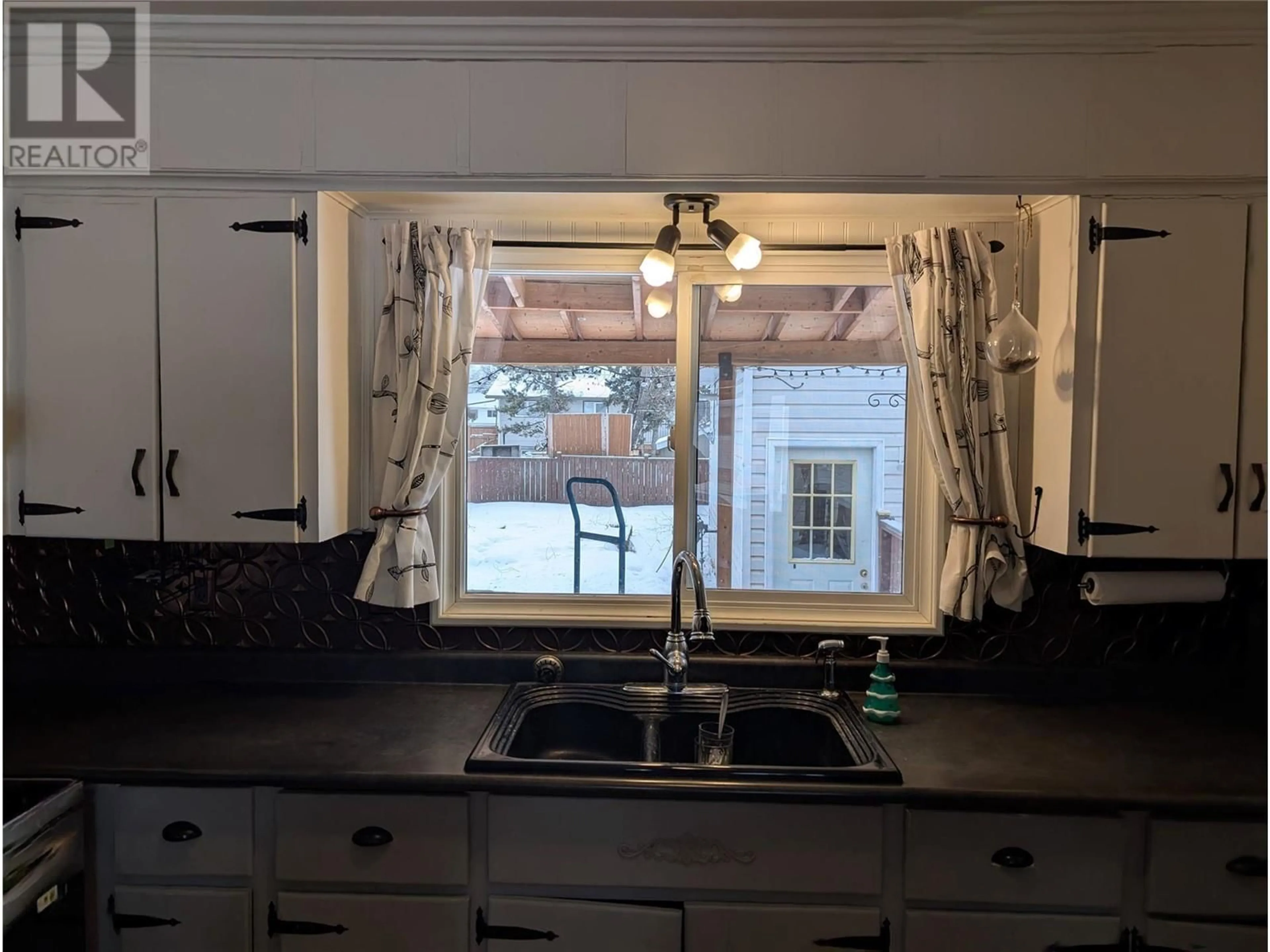 Standard kitchen, unknown for 1833 ASPEN DRIVE, Dawson Creek British Columbia V1G2S5