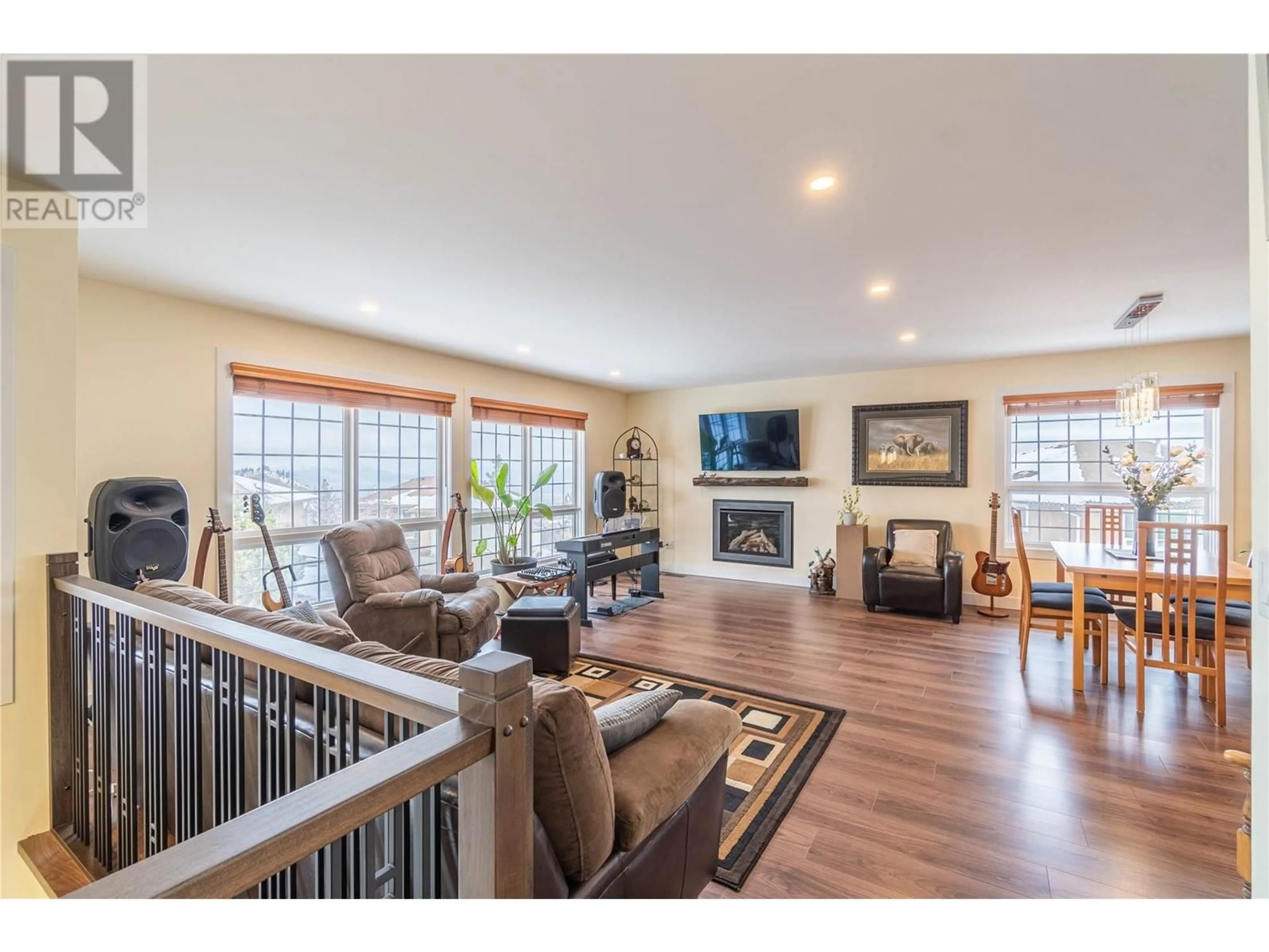 Living room with furniture, wood/laminate floor for 2020 Van Horne Drive Unit# 13, Kamloops British Columbia V1S1G3