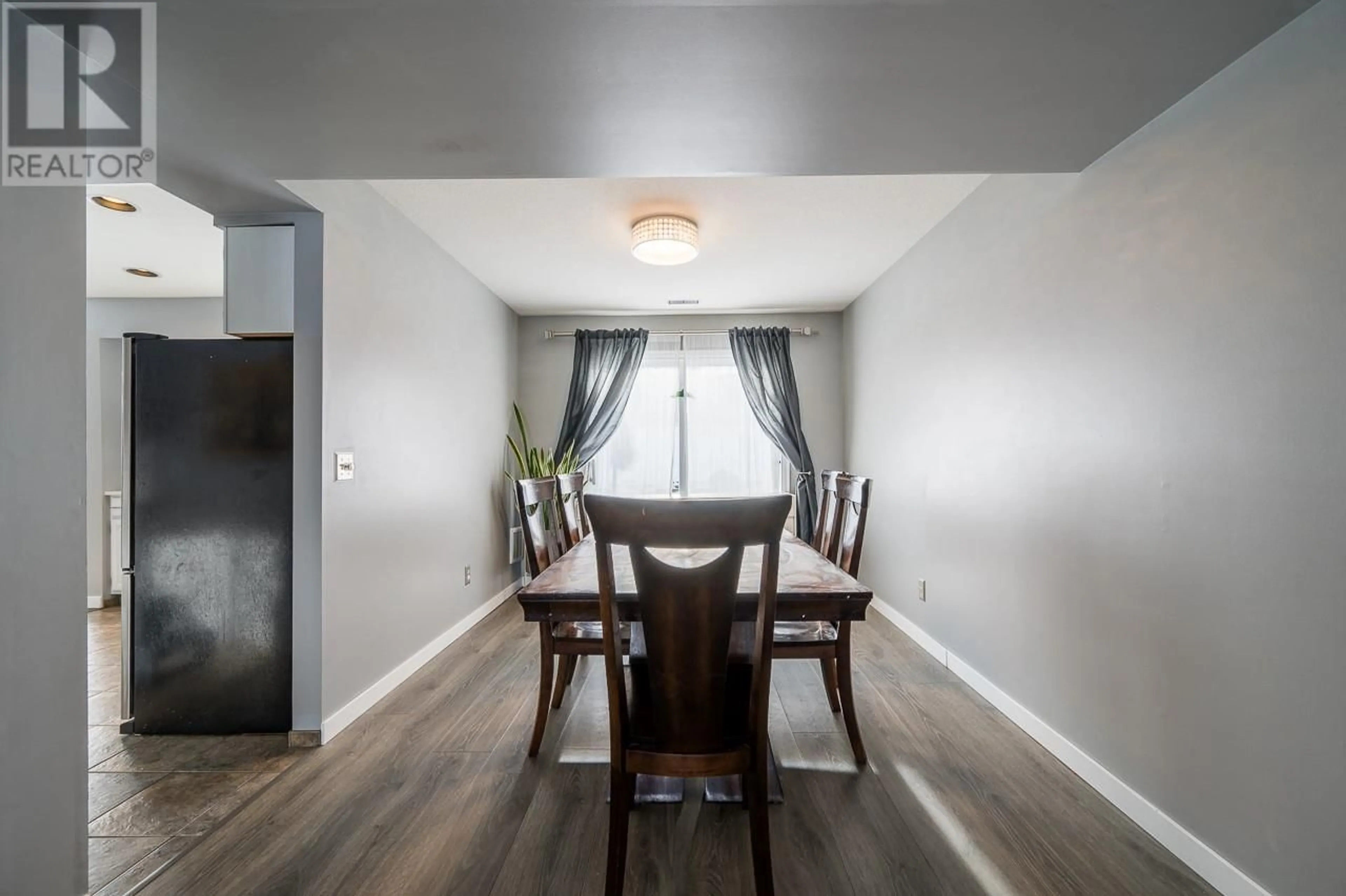 Dining room, wood/laminate floor for 935 GARYMEDE Court, Kamloops British Columbia V1S1P3