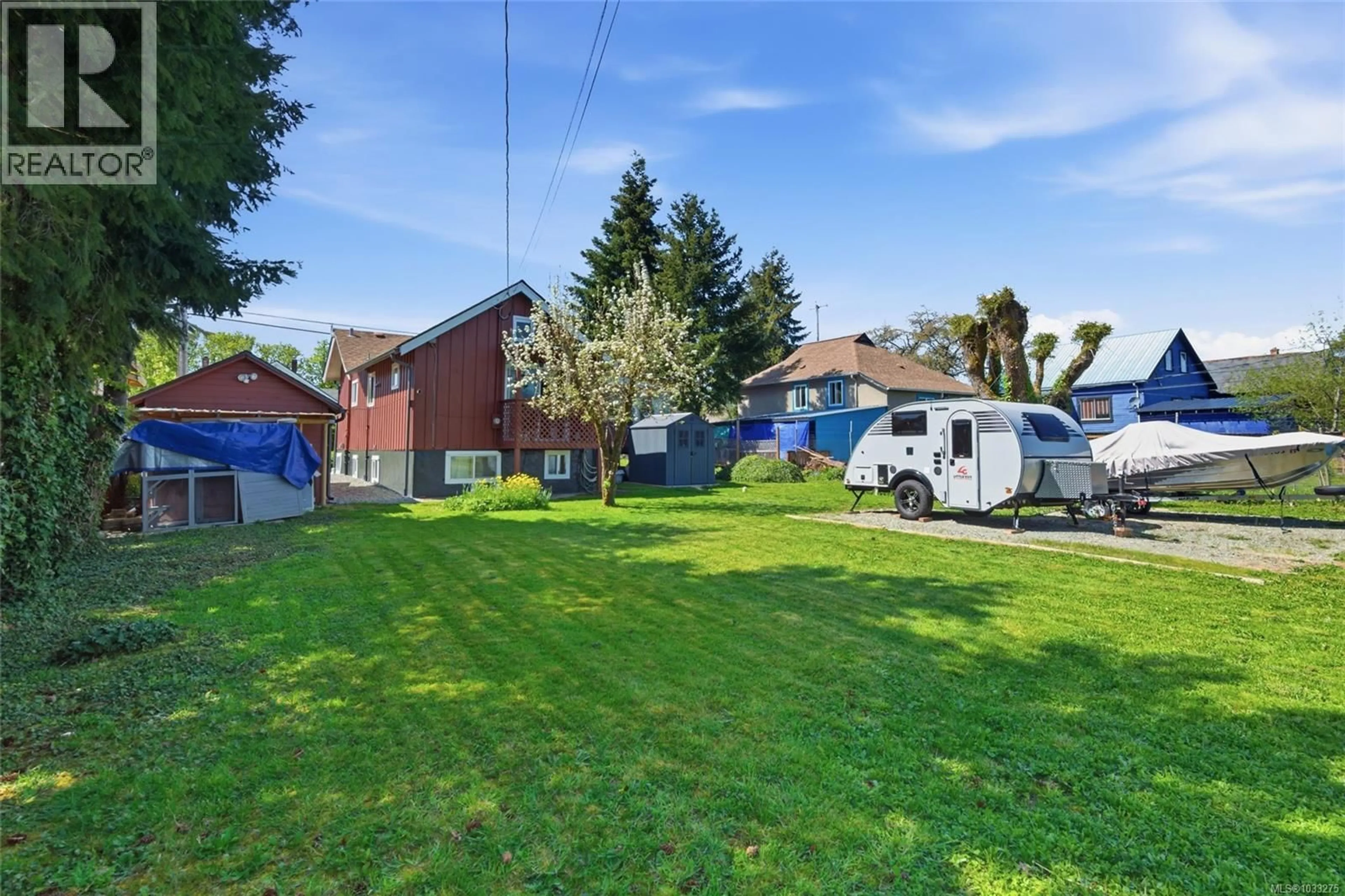A pic from outside/outdoor area/front of a property/back of a property/a pic from drone, street for 2861 8TH AVENUE, Port Alberni British Columbia V9Y2K6