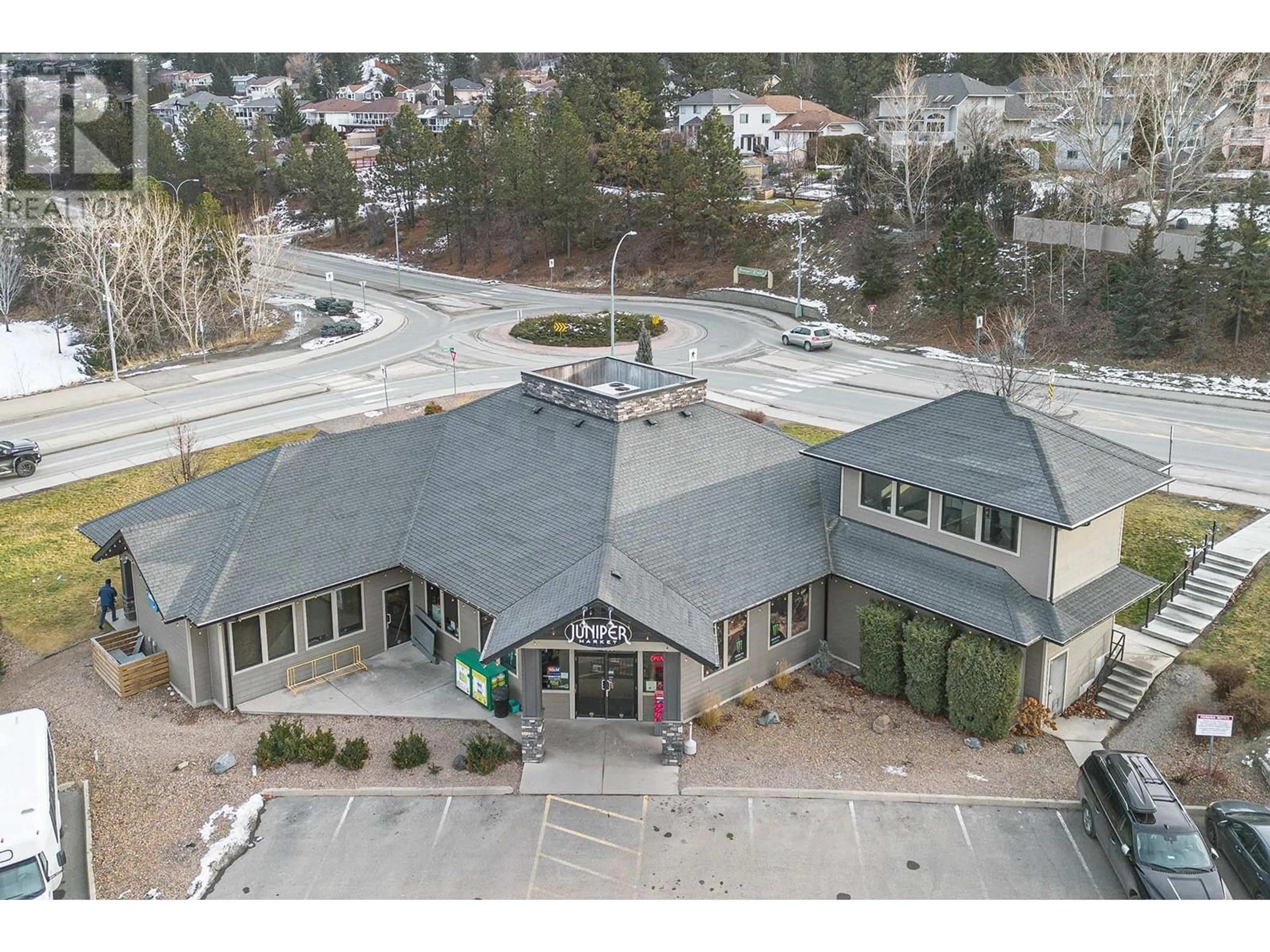 A pic from outside/outdoor area/front of a property/back of a property/a pic from drone, mountain view for 301 - 2049 HIGHLAND PLACE, Kamloops British Columbia V2E0A8