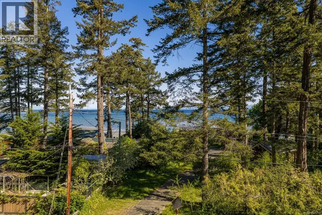 1545 KYE BAY ROAD, Comox 2