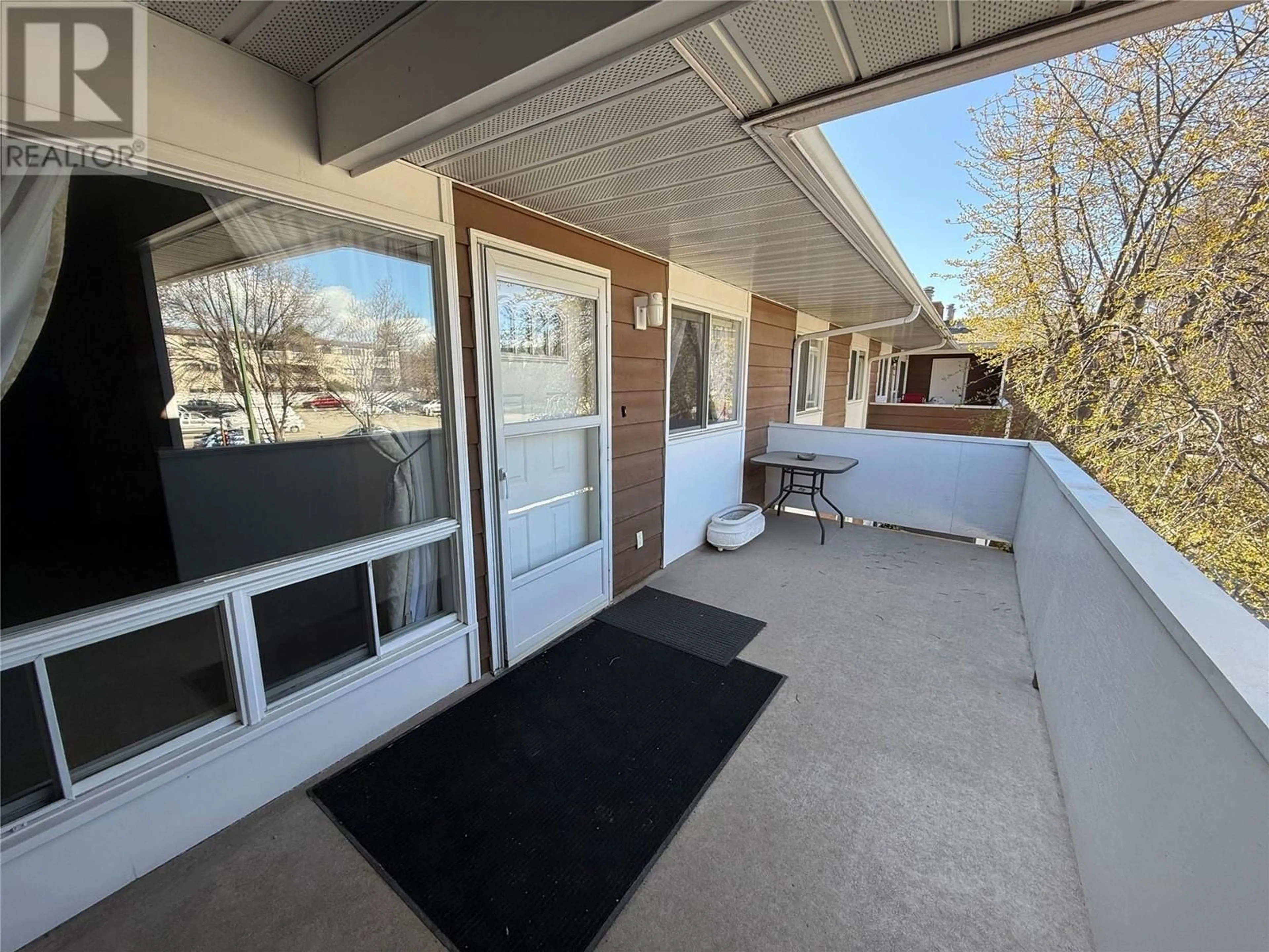Patio, street for 202 - 2365 12 STREET NORTH, Cranbrook British Columbia V1C5T4