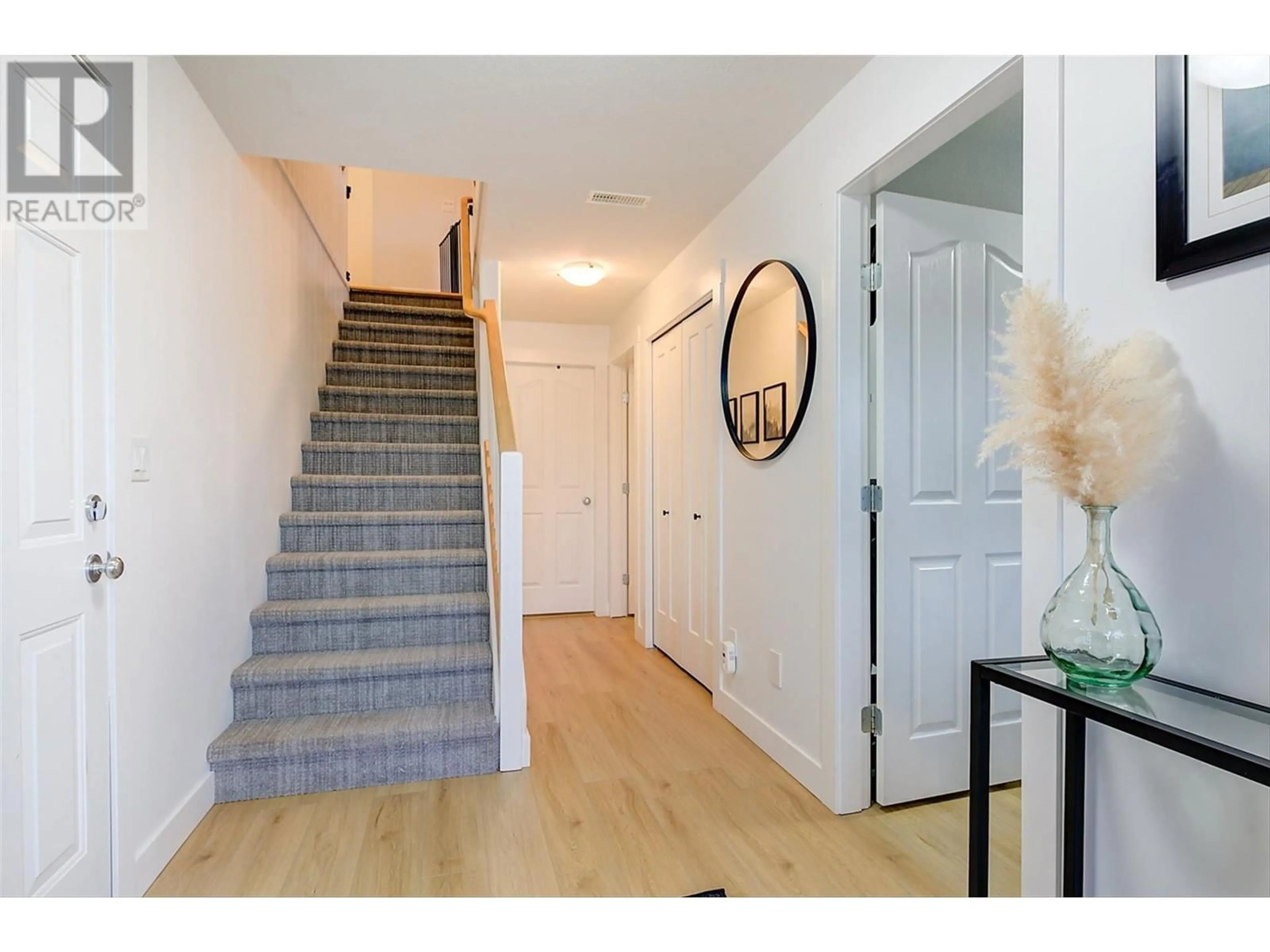 Indoor entryway for 1303 Loseth Drive, Kelowna British Columbia V1P1N2