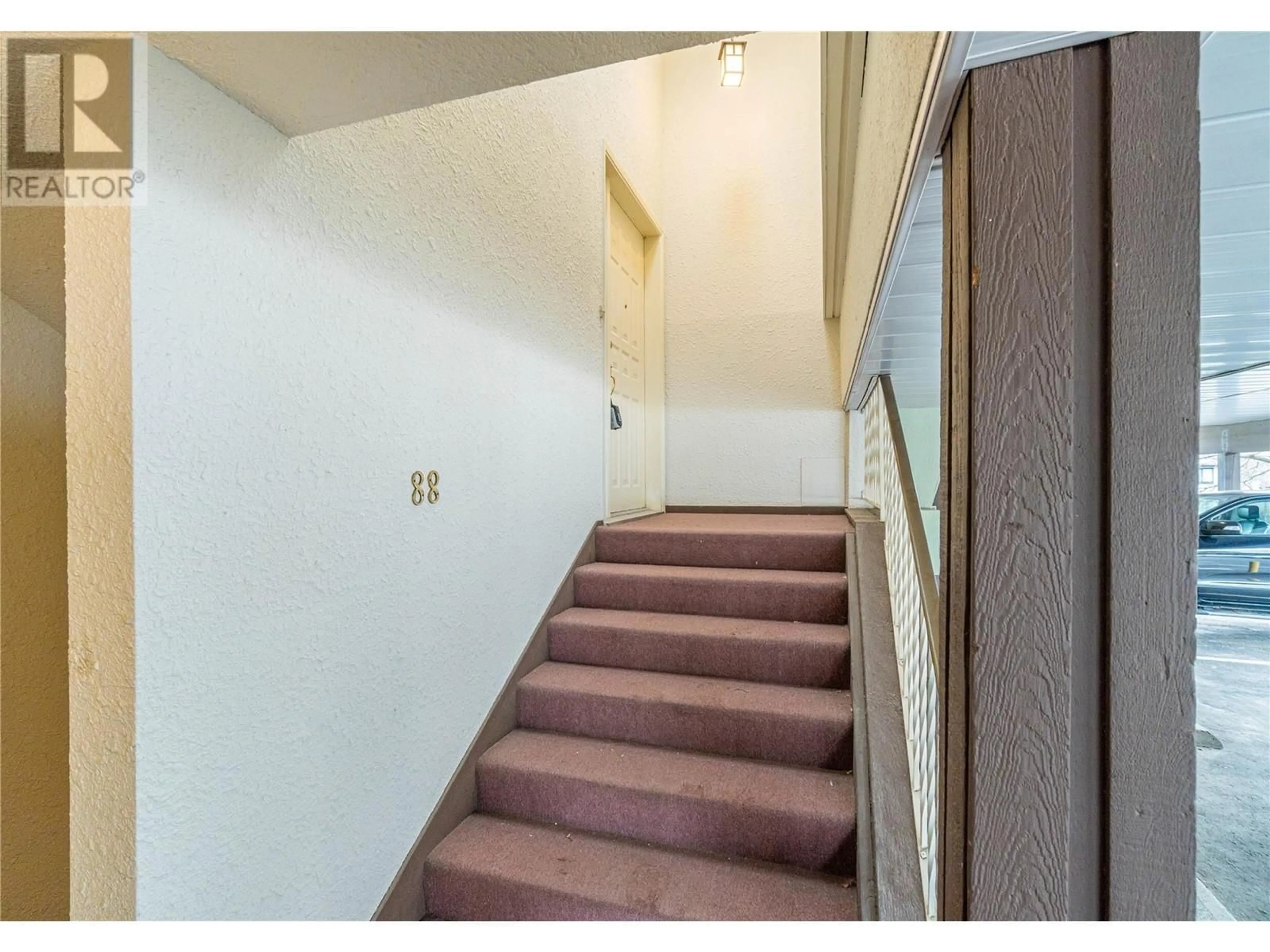 Indoor foyer for 137 McGill Road Unit# 88, Kamloops British Columbia V2C1N7