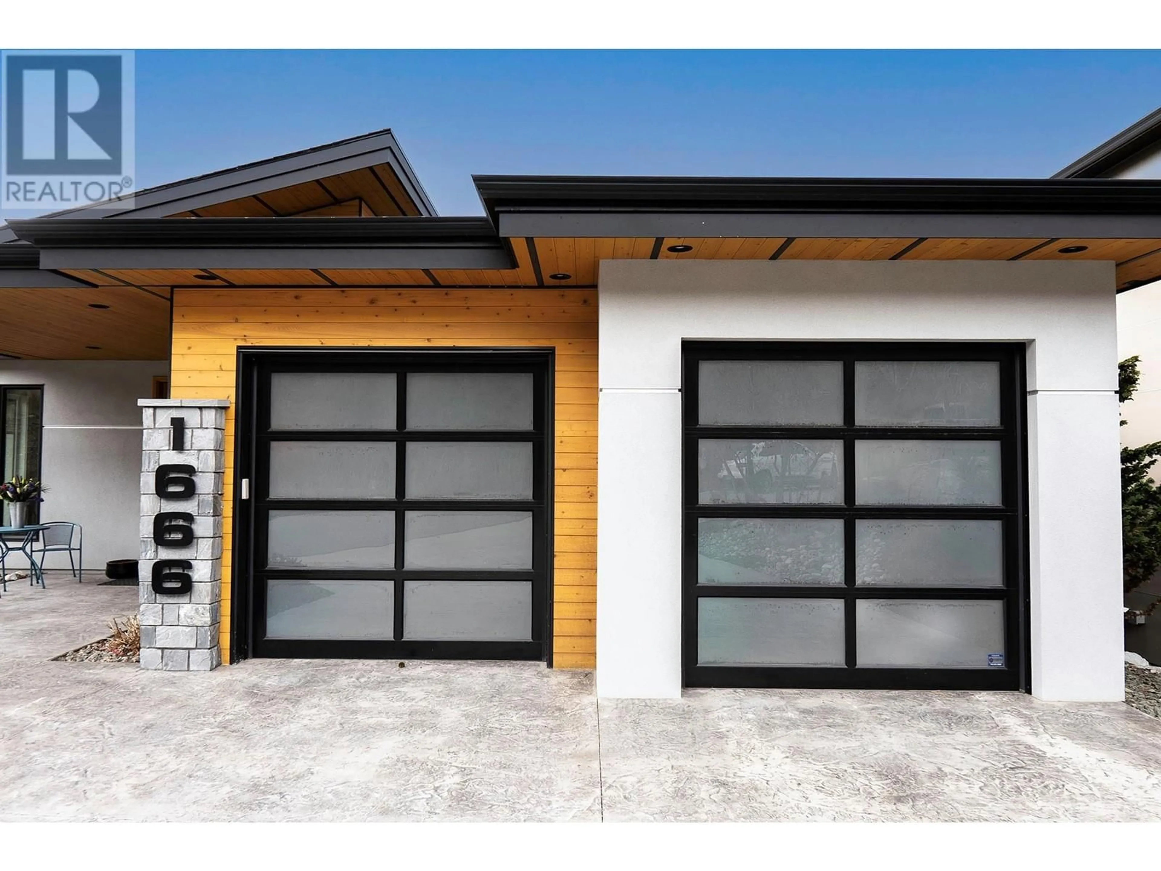 Indoor garage for 1666 Lakestone Drive Lot# 5, Lake Country British Columbia V4V2T4