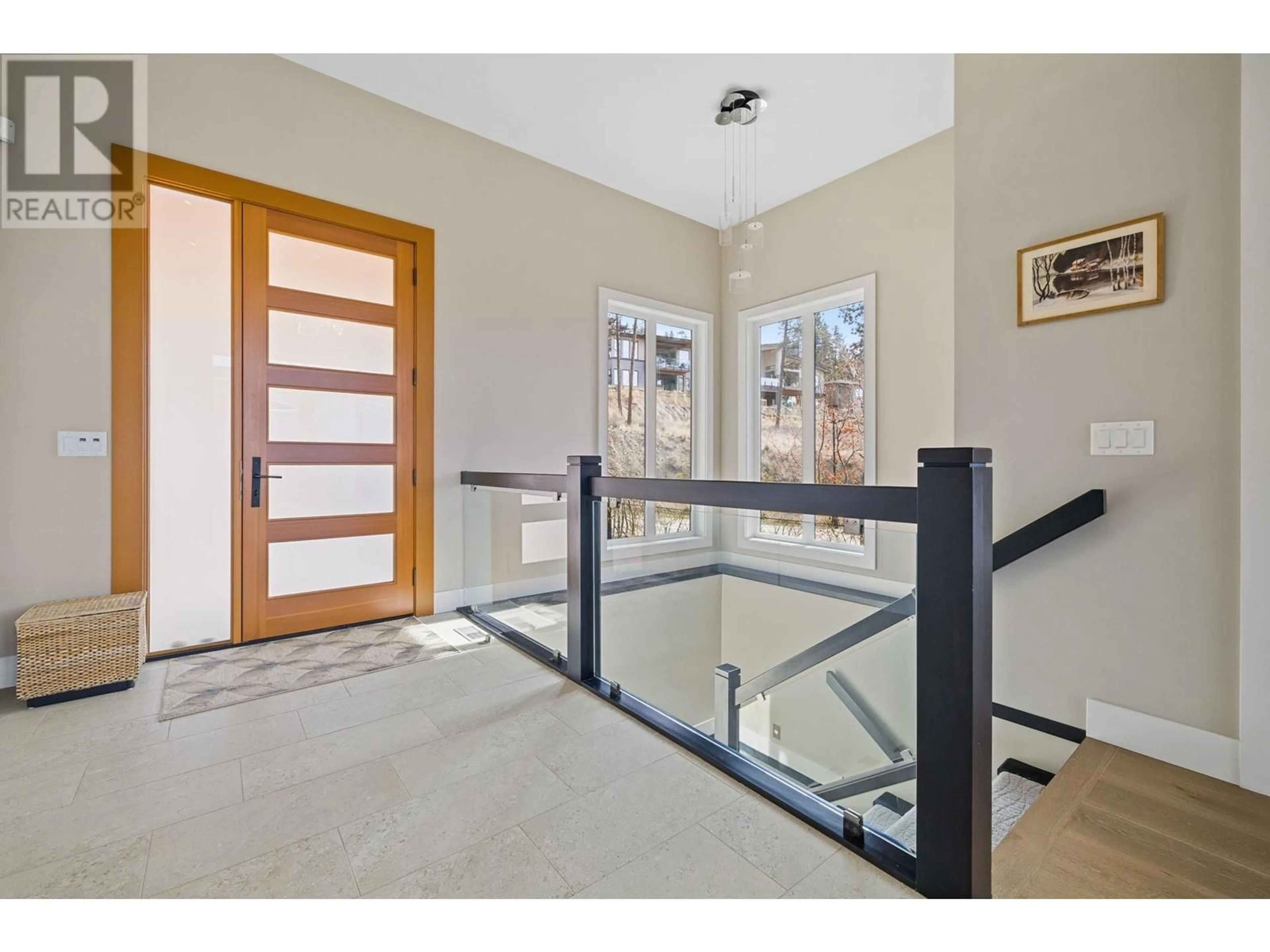 Indoor foyer for 1666 Lakestone Drive Lot# 5, Lake Country British Columbia V4V2T4