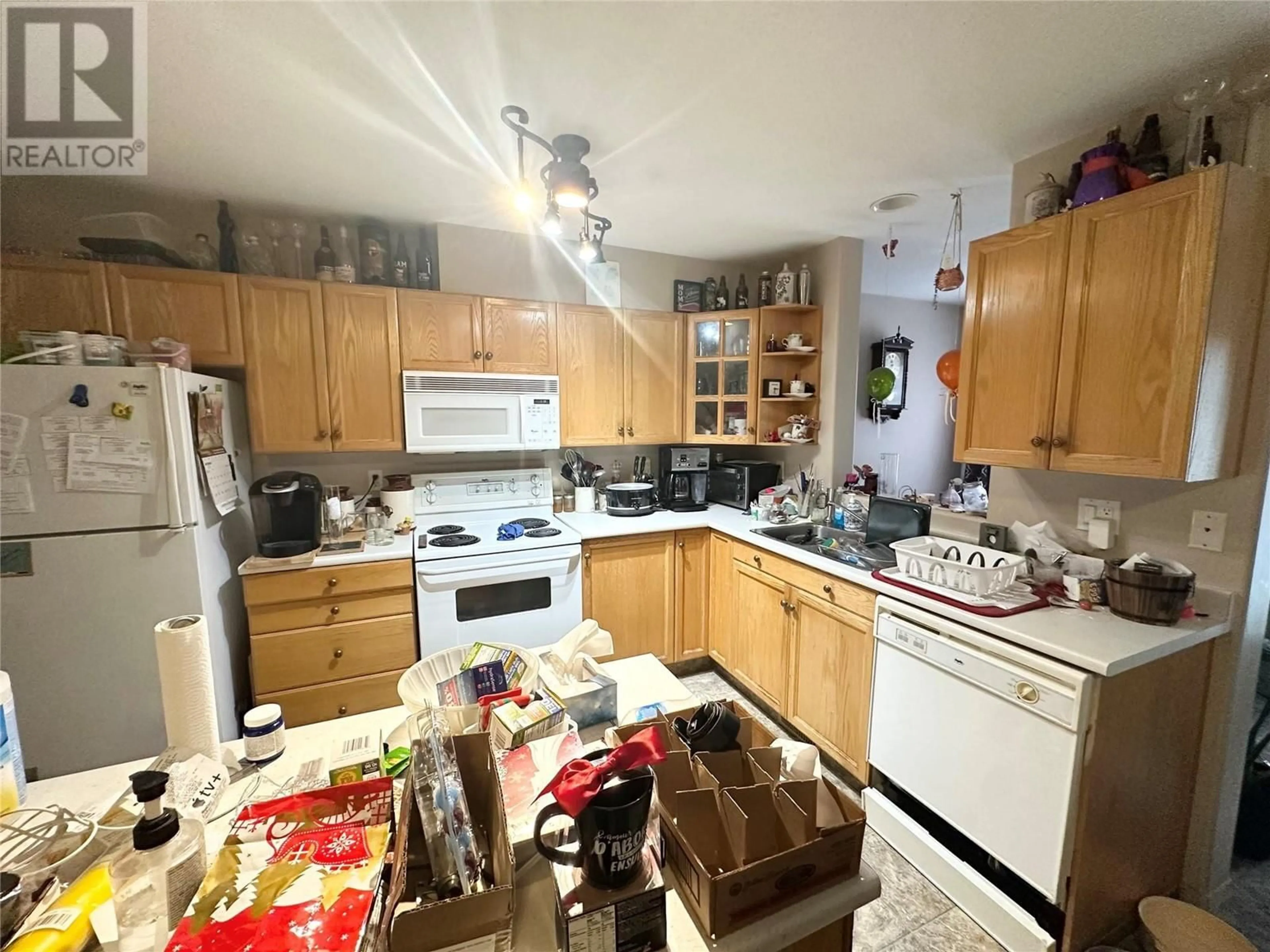 Standard kitchen, unknown for 12 - 1749 MENZIES STREET, Merritt British Columbia V1K1A5