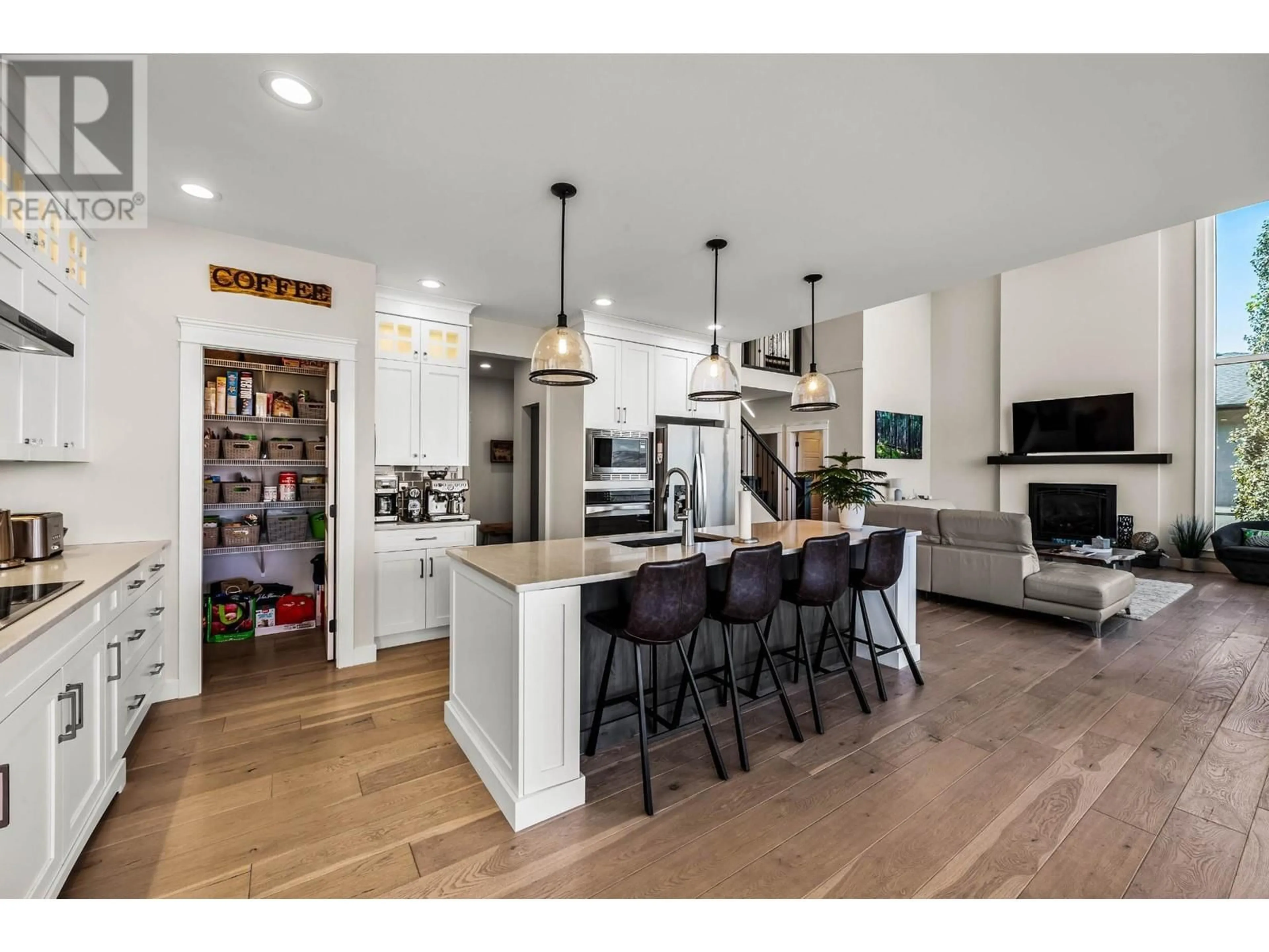 Open concept kitchen, unknown for 2680 TELFORD Drive, Kamloops British Columbia V1S0A3