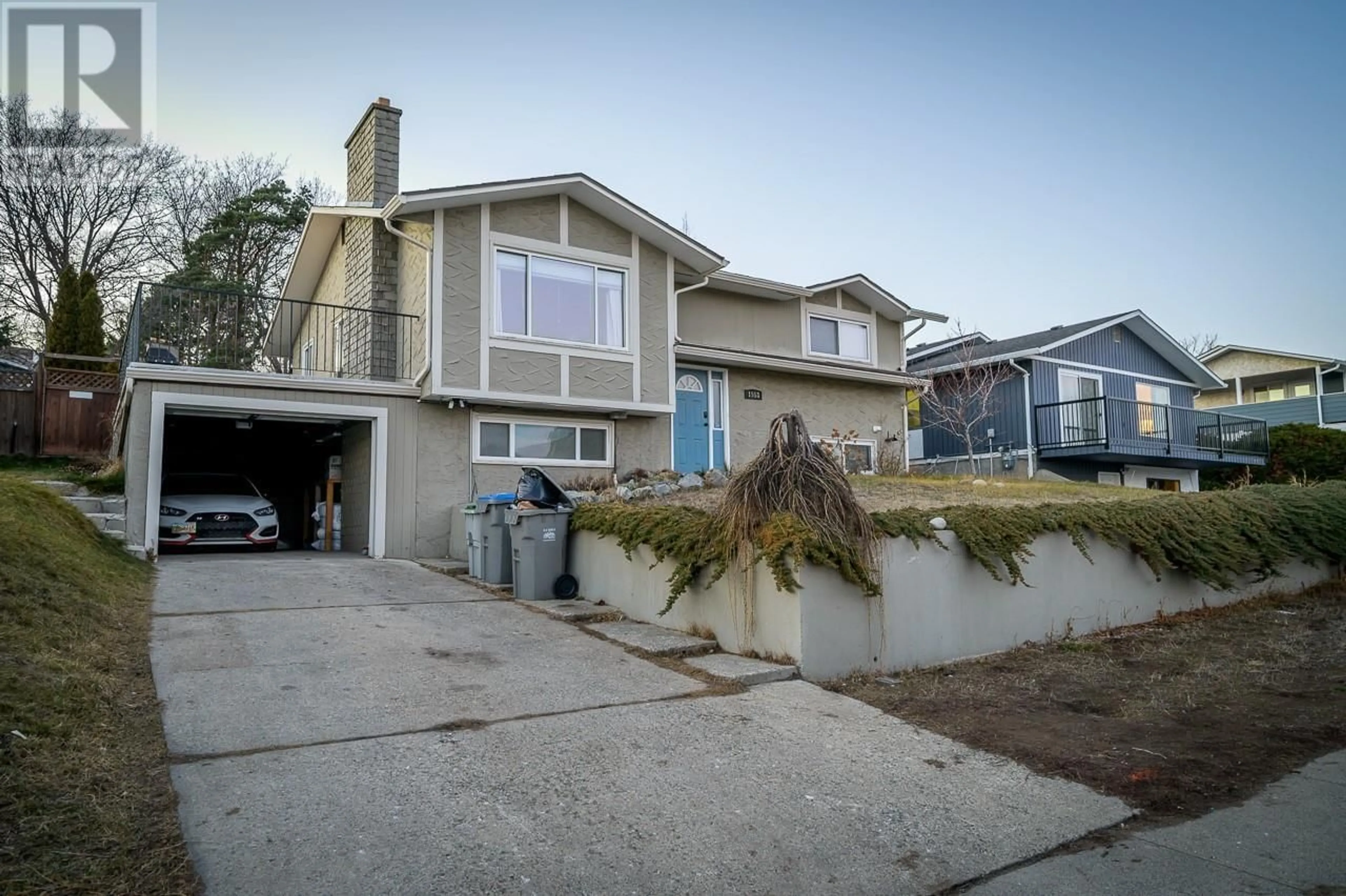 Home with vinyl exterior material, street for 1553 Hillcrest Avenue, Kamloops British Columbia V2B7P4