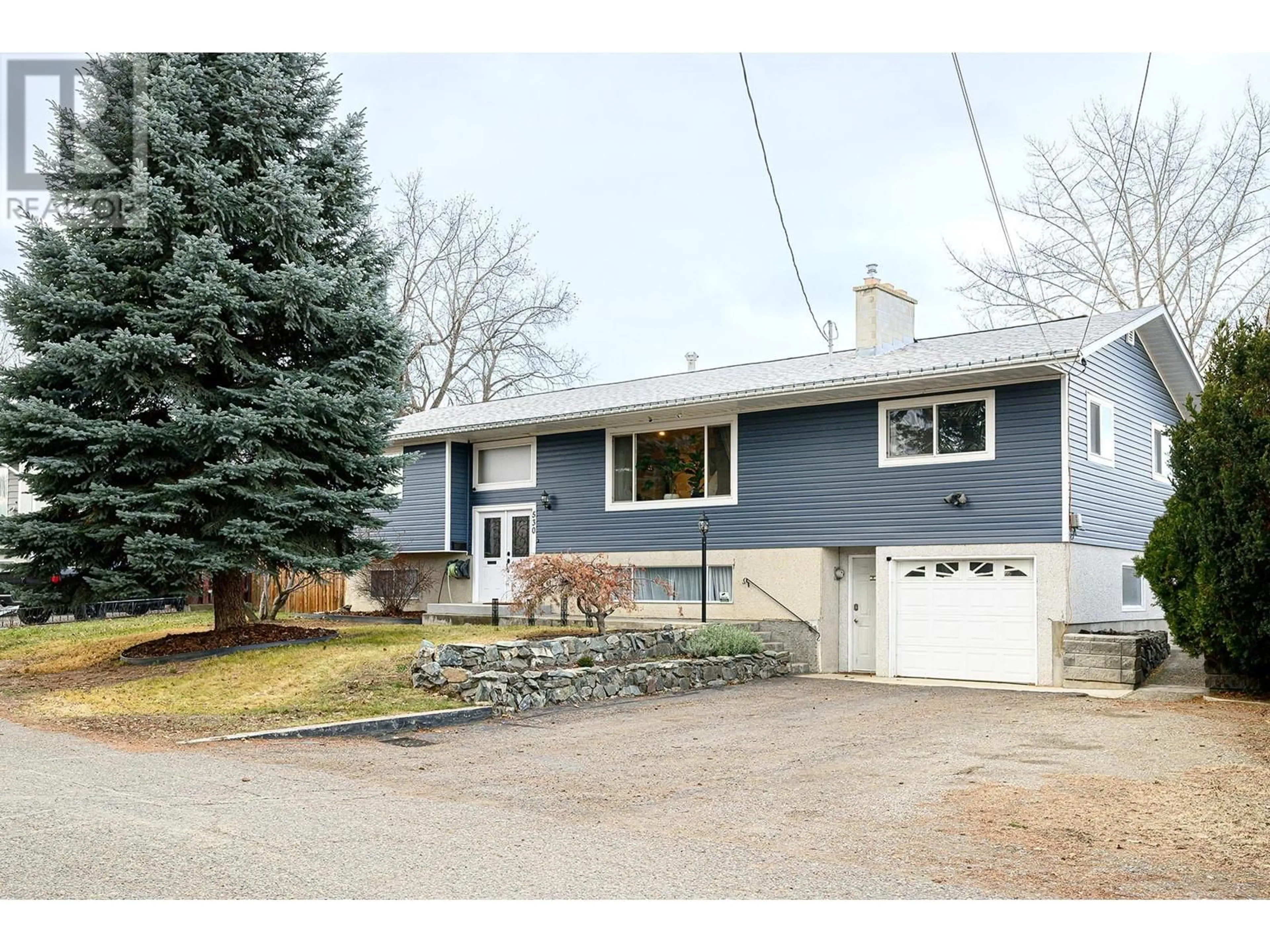 Home with vinyl exterior material, street for 530 HUXLEY Place, Kamloops British Columbia V2B5E5