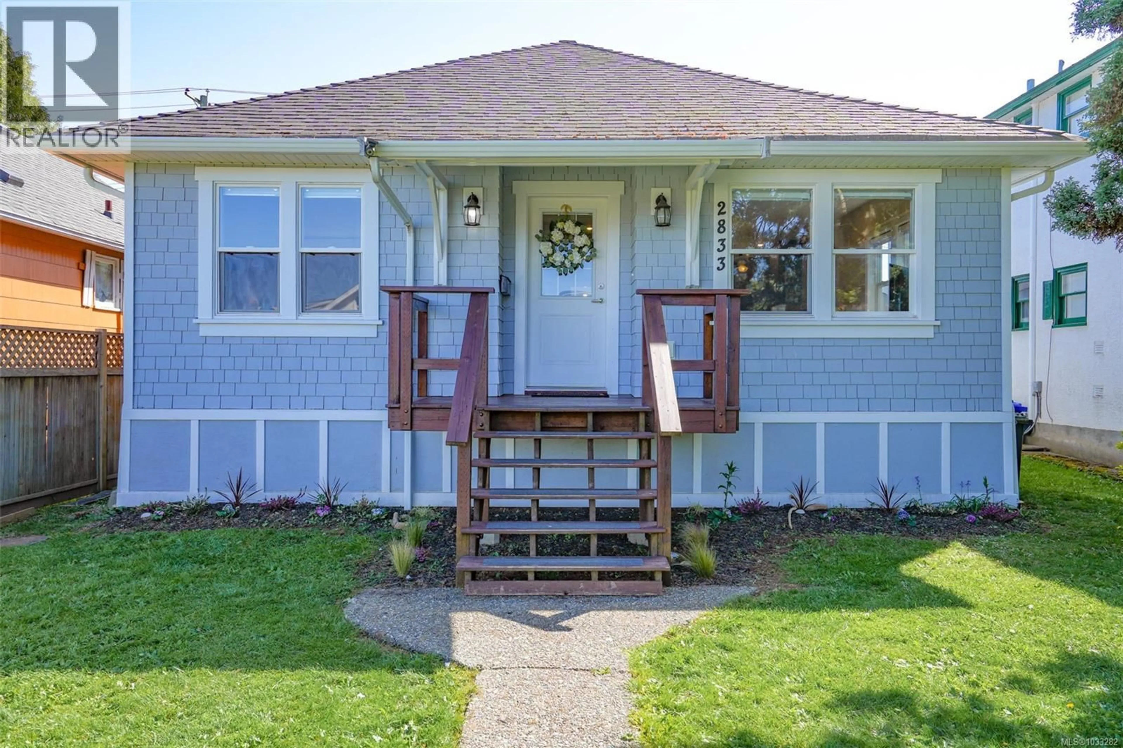 Home with vinyl exterior material, street for 2833 2ND AVENUE, Port Alberni British Columbia V9Y1Z4