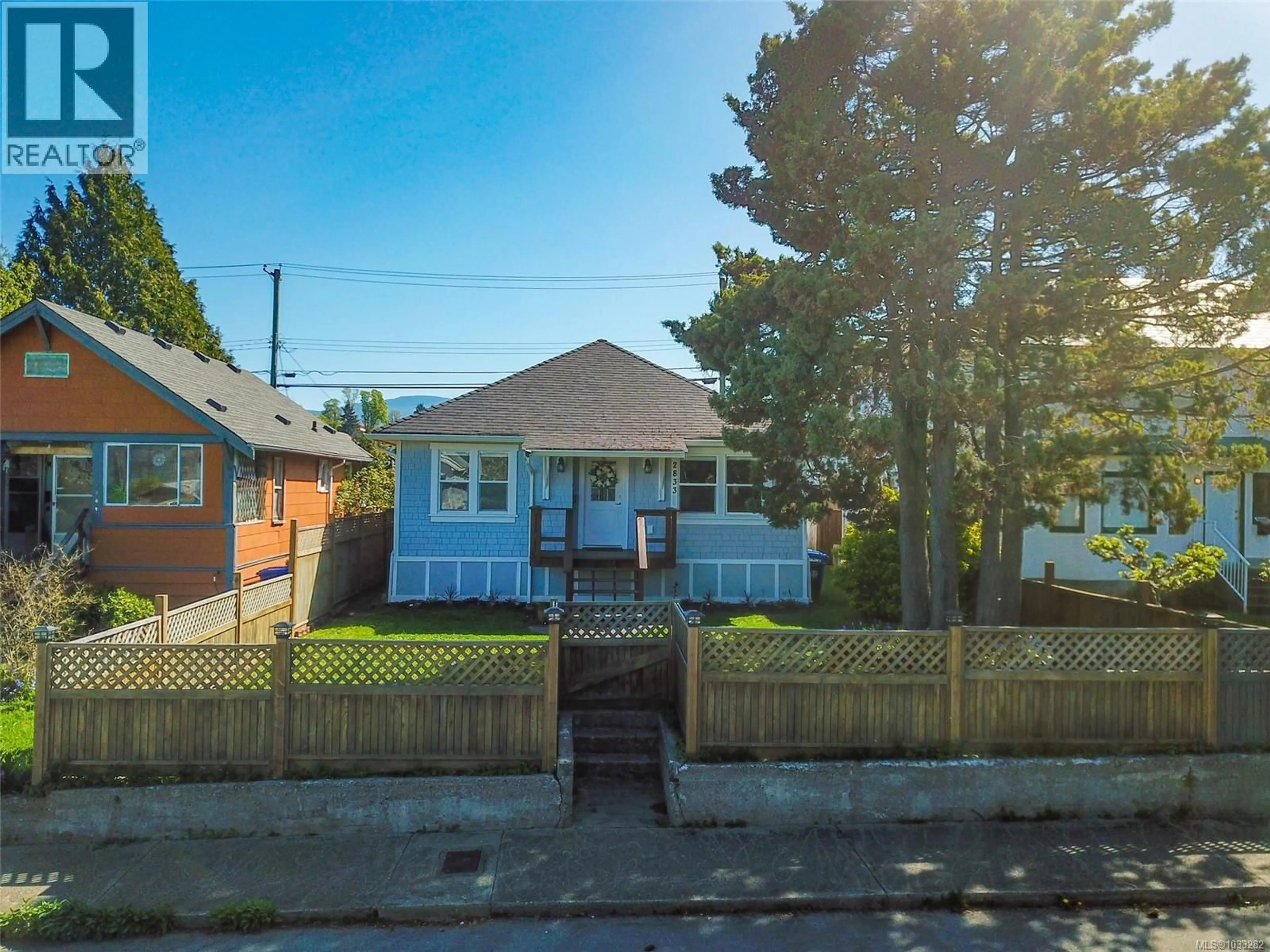 A pic from outside/outdoor area/front of a property/back of a property/a pic from drone, street for 2833 2ND AVENUE, Port Alberni British Columbia V9Y1Z4