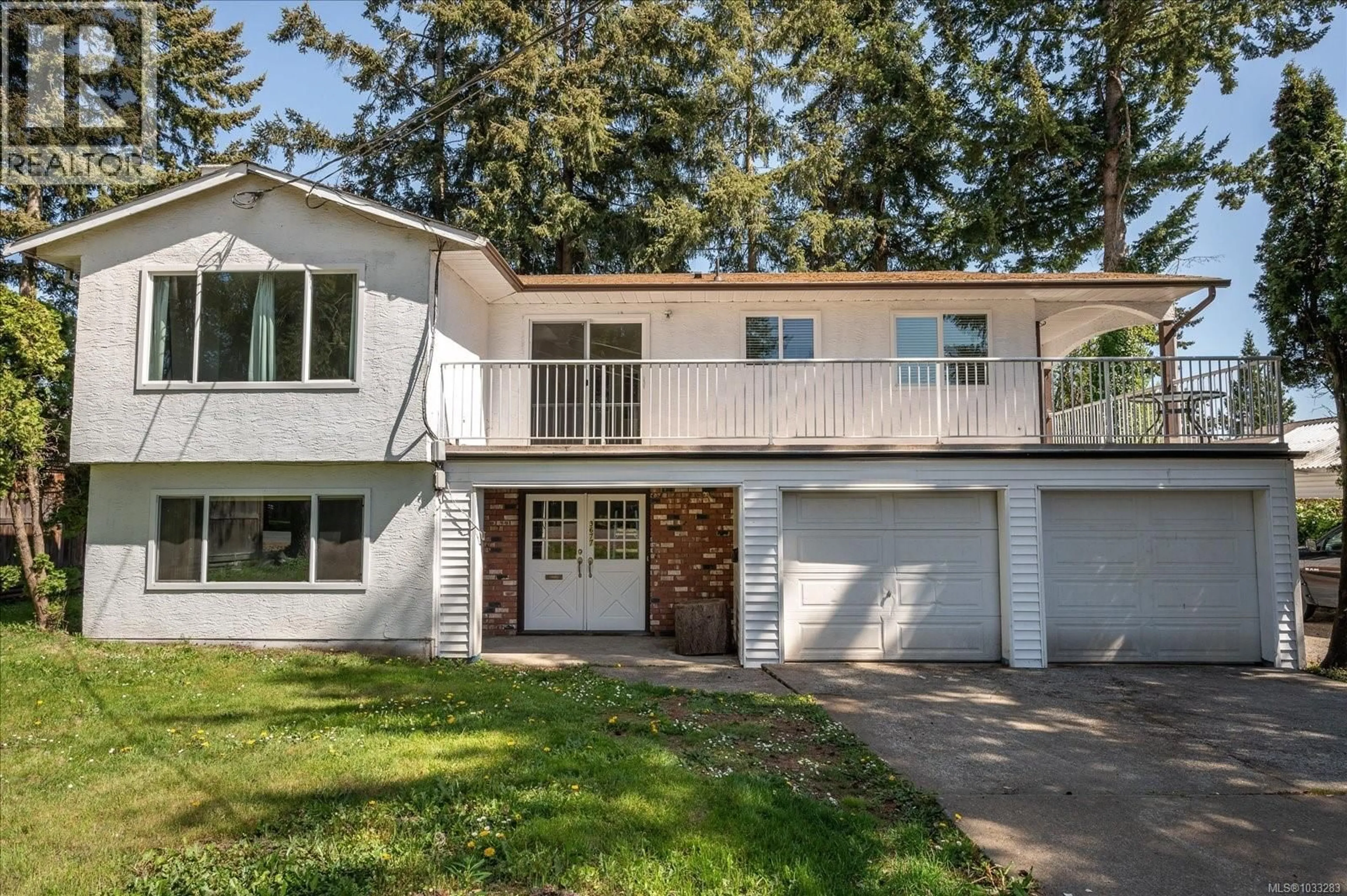 Home with vinyl exterior material, street for 3677 COUNTRY CLUB DRIVE, Nanaimo British Columbia V9T1T8