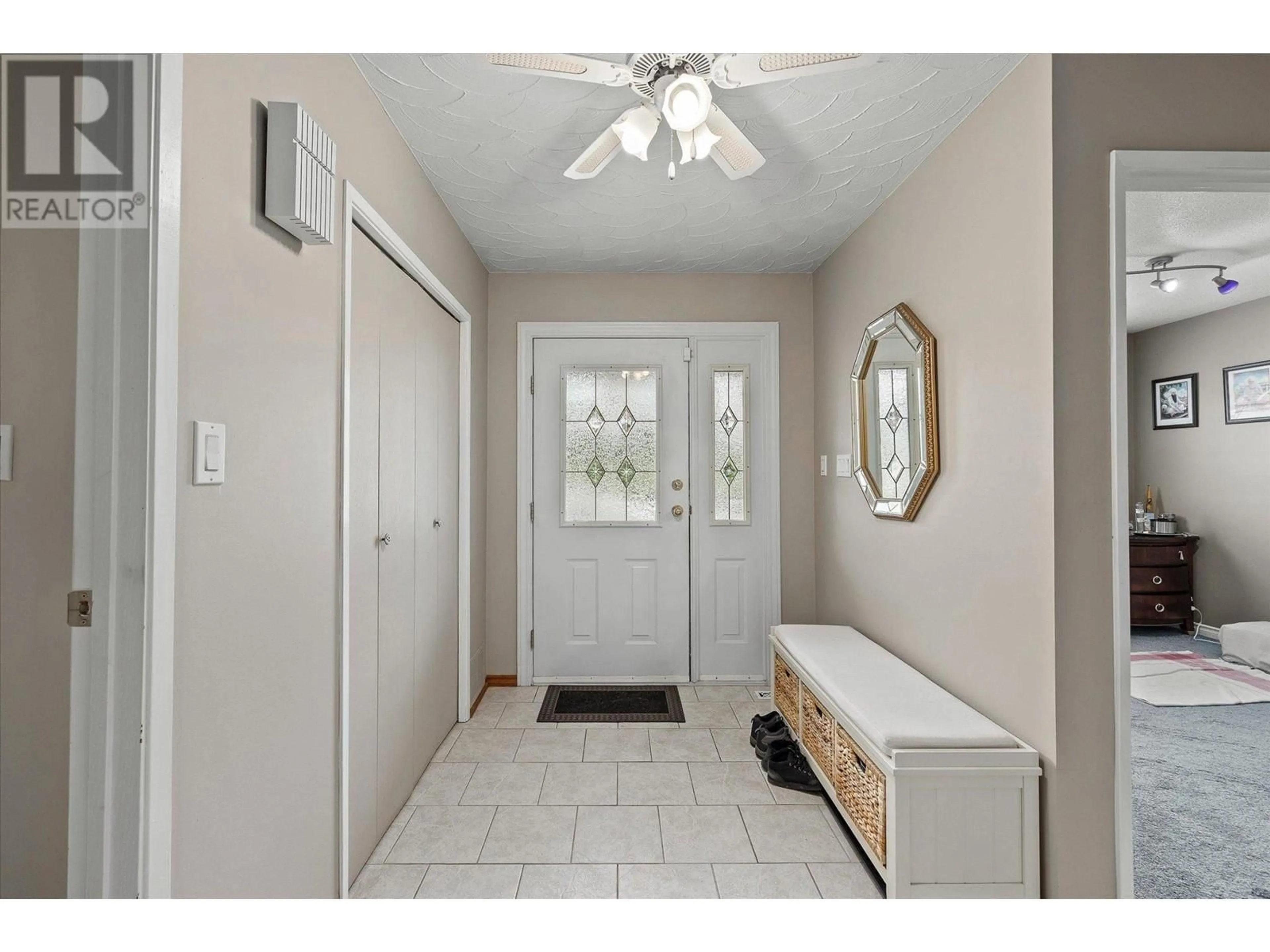 Indoor entryway for 41 GREENWOOD Drive, Penticton British Columbia V2A7P8