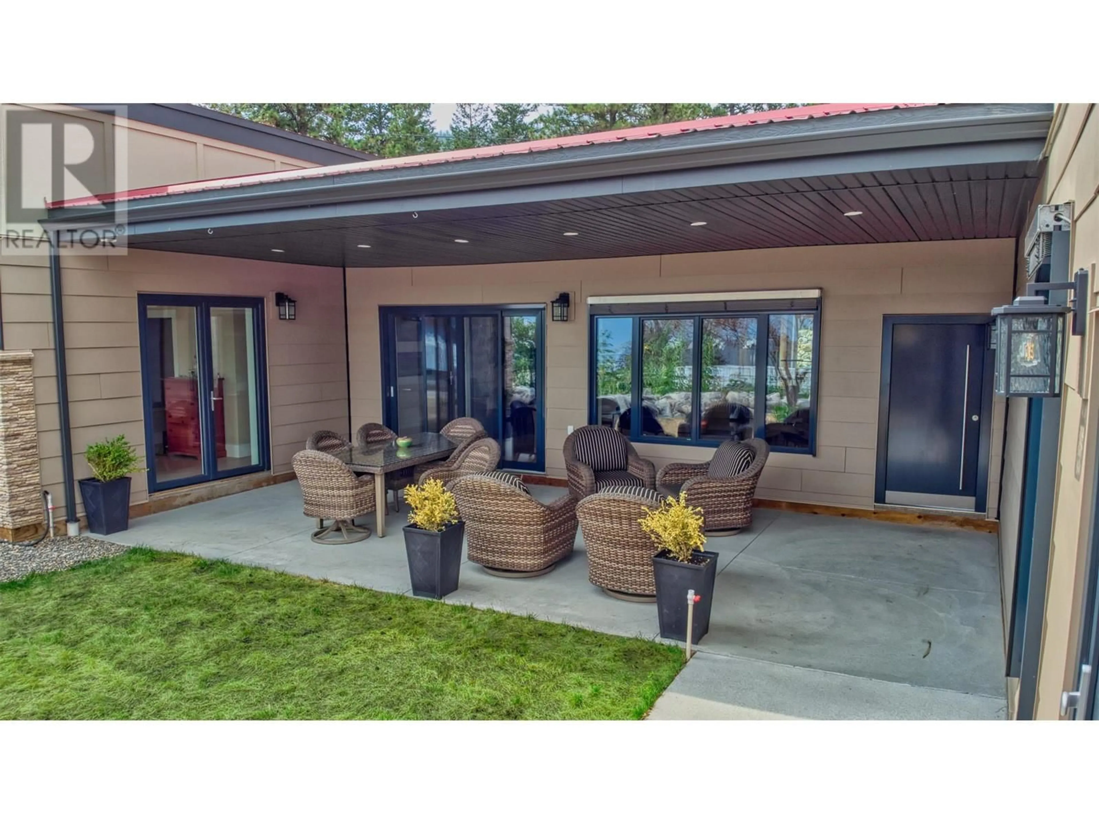 Patio, unknown for 514 MOUNTAIN DRIVE, Vernon British Columbia V1H2B8