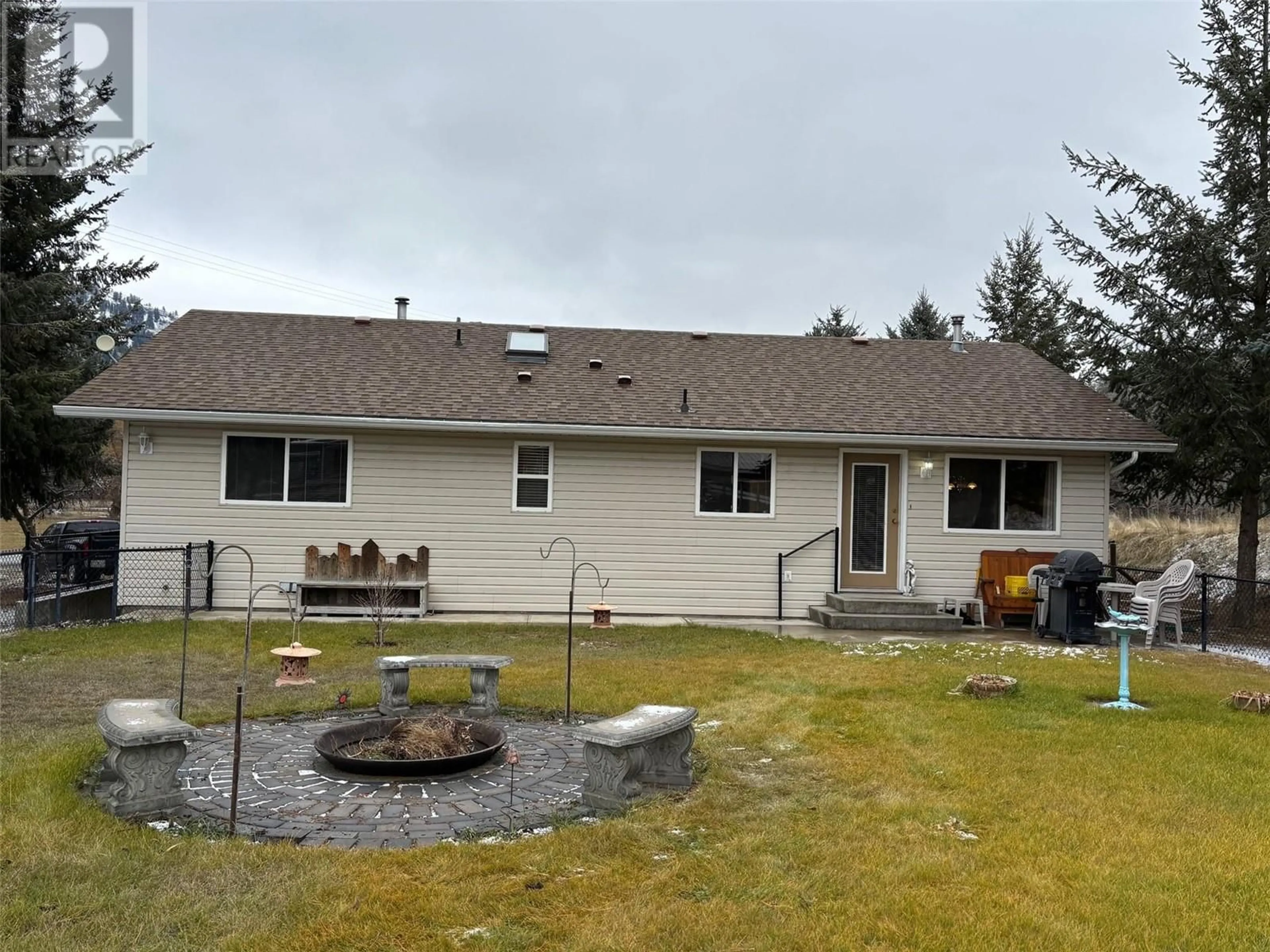 A pic from outside/outdoor area/front of a property/back of a property/a pic from drone, unknown for 3450 KETTLE VALLEY ROAD EAST ROAD, Rock Creek British Columbia V0H1Y0