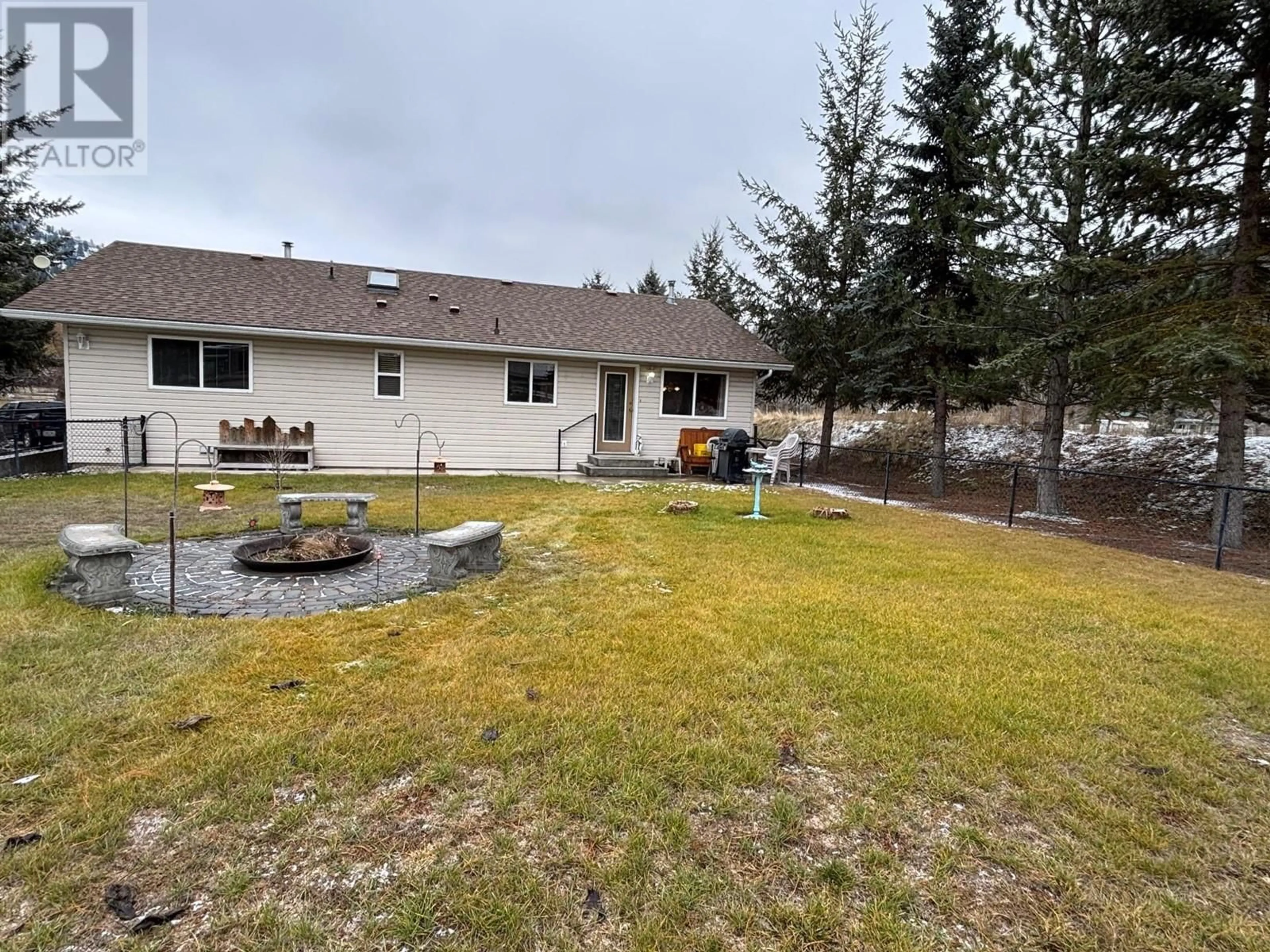 A pic from outside/outdoor area/front of a property/back of a property/a pic from drone, mountain view for 3450 Kettle Valley Road East Road, Rock Creek British Columbia V0H1Y0