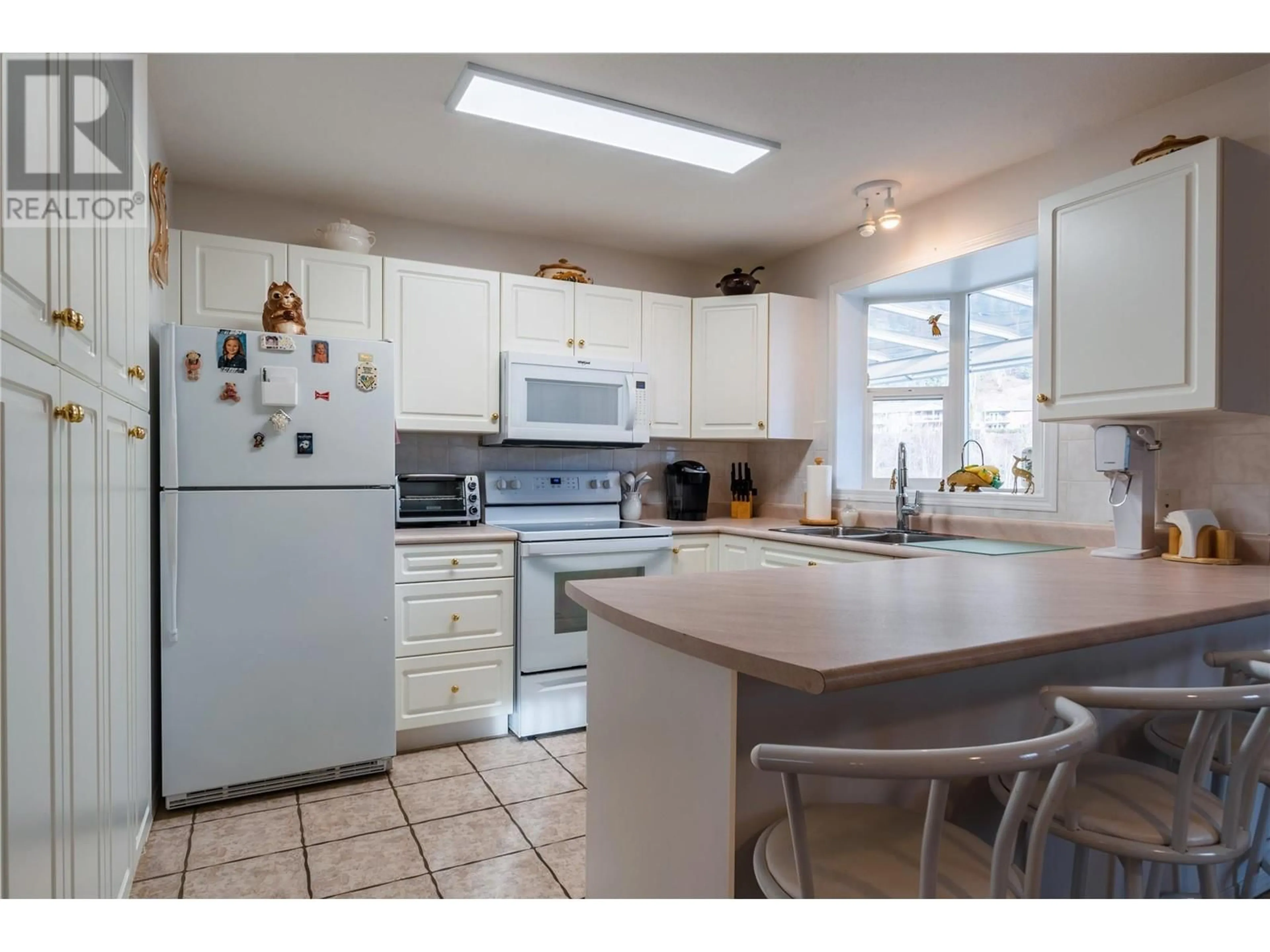 Standard kitchen, unknown for 7600 Crema Drive, Trail British Columbia V1R2Y8