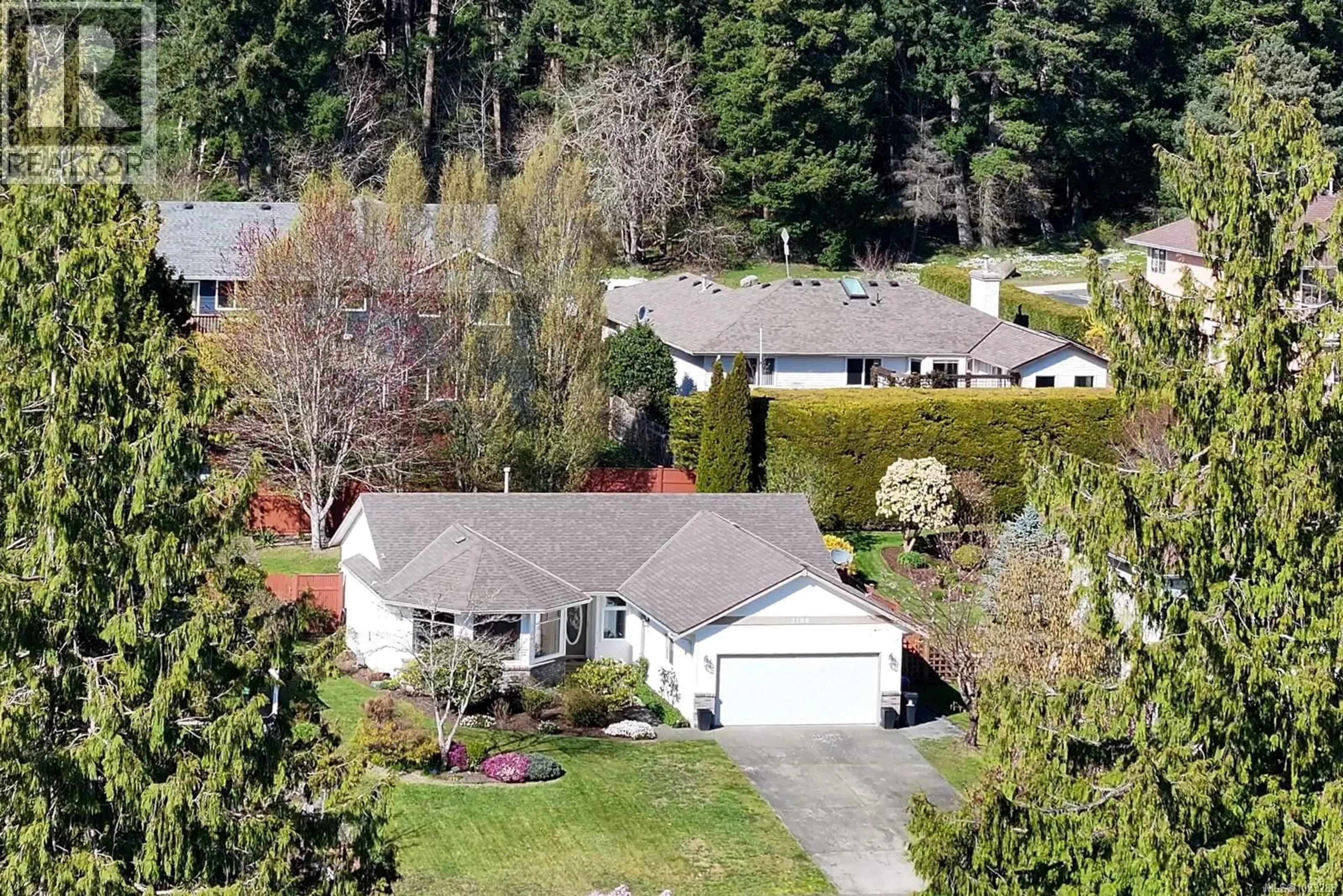 A pic from outside/outdoor area/front of a property/back of a property/a pic from drone, street for 2188 CARDINAL PLACE, Comox British Columbia V9M3G2