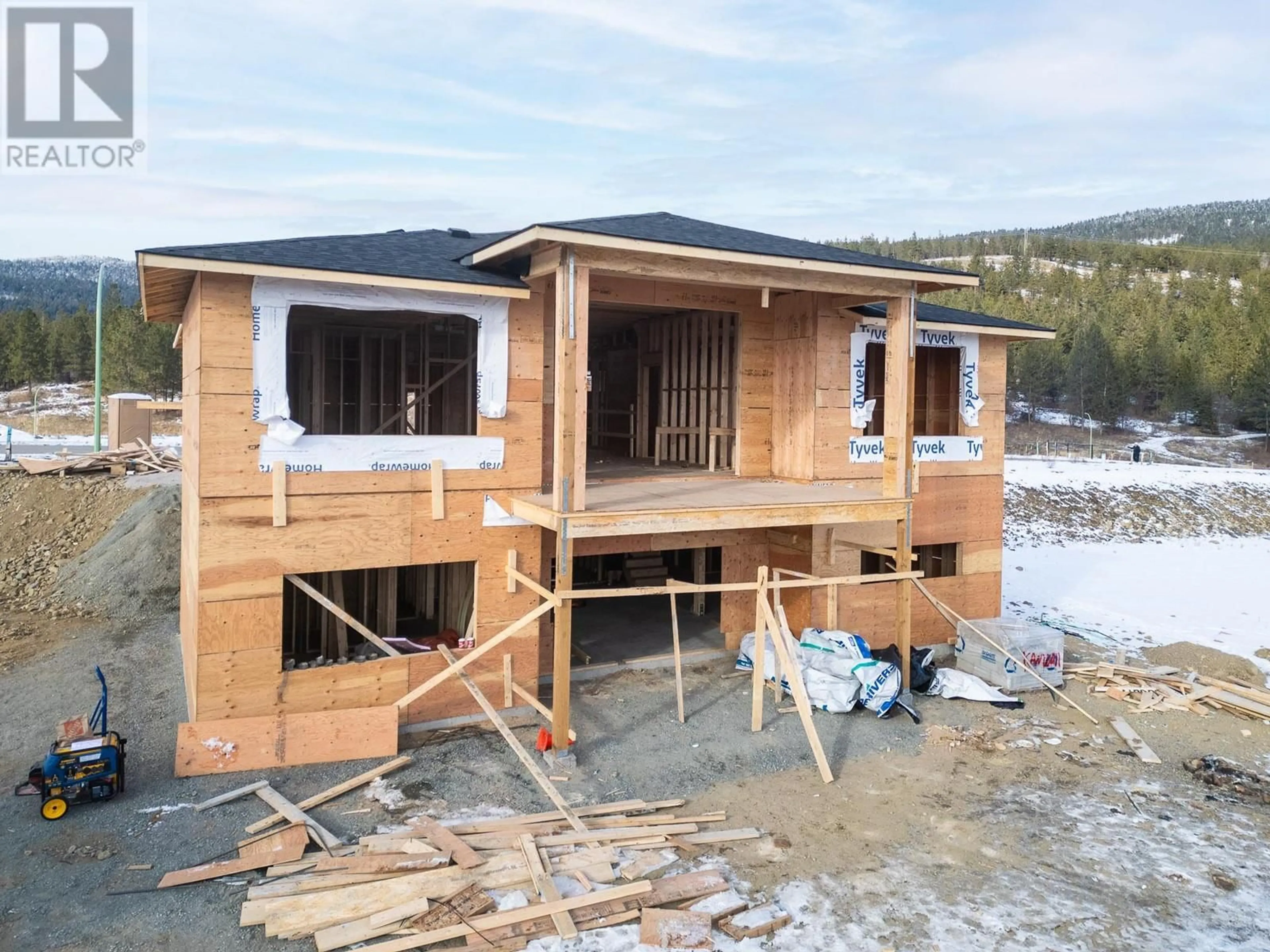 Home with vinyl exterior material, building for 2937 Scenic Ridge Drive, West Kelowna British Columbia V4T1Y3