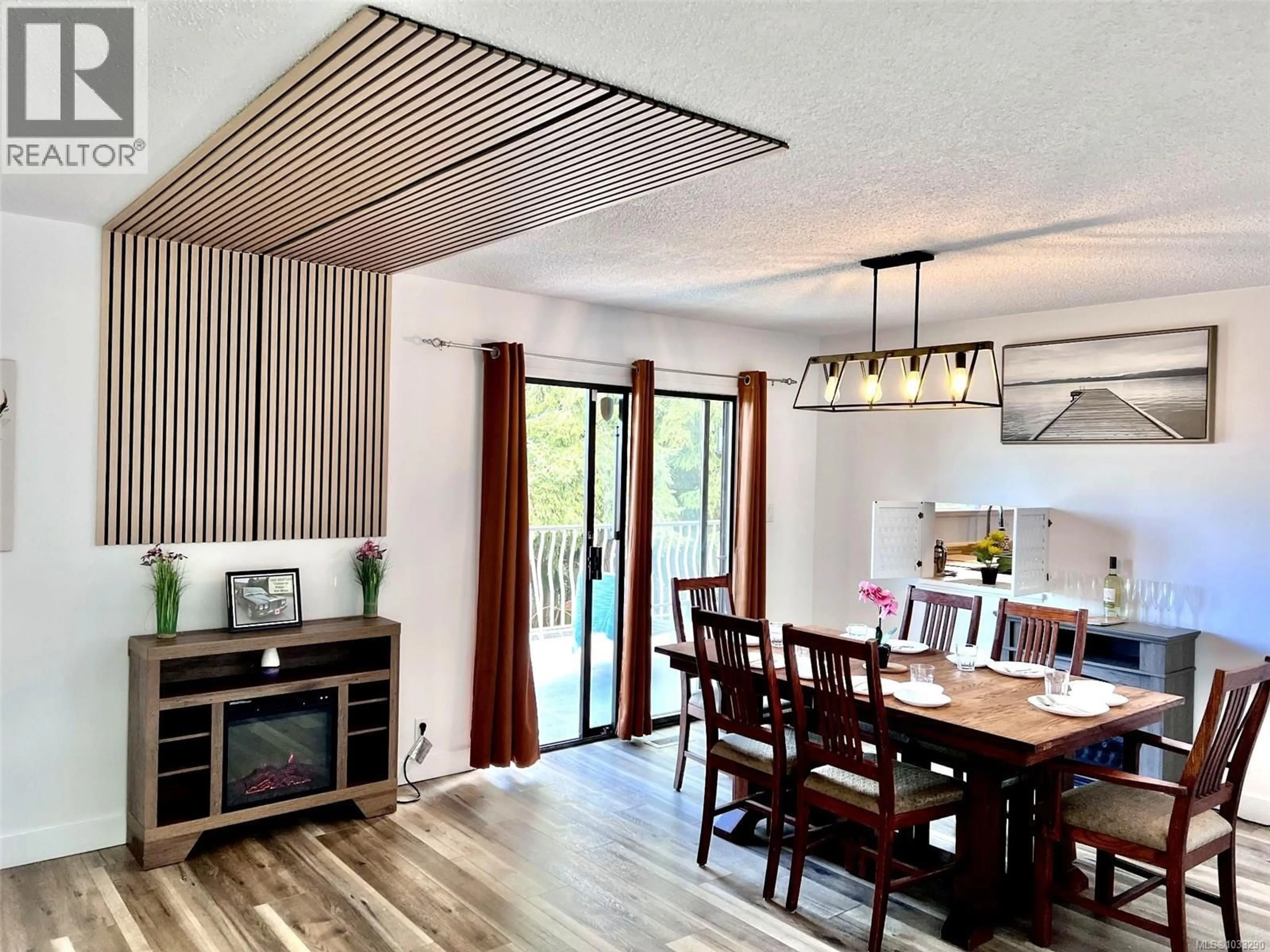 Dining room, wood/laminate floor for 5560 OCEANVIEW TERRACE, Nanaimo British Columbia V9V1G6