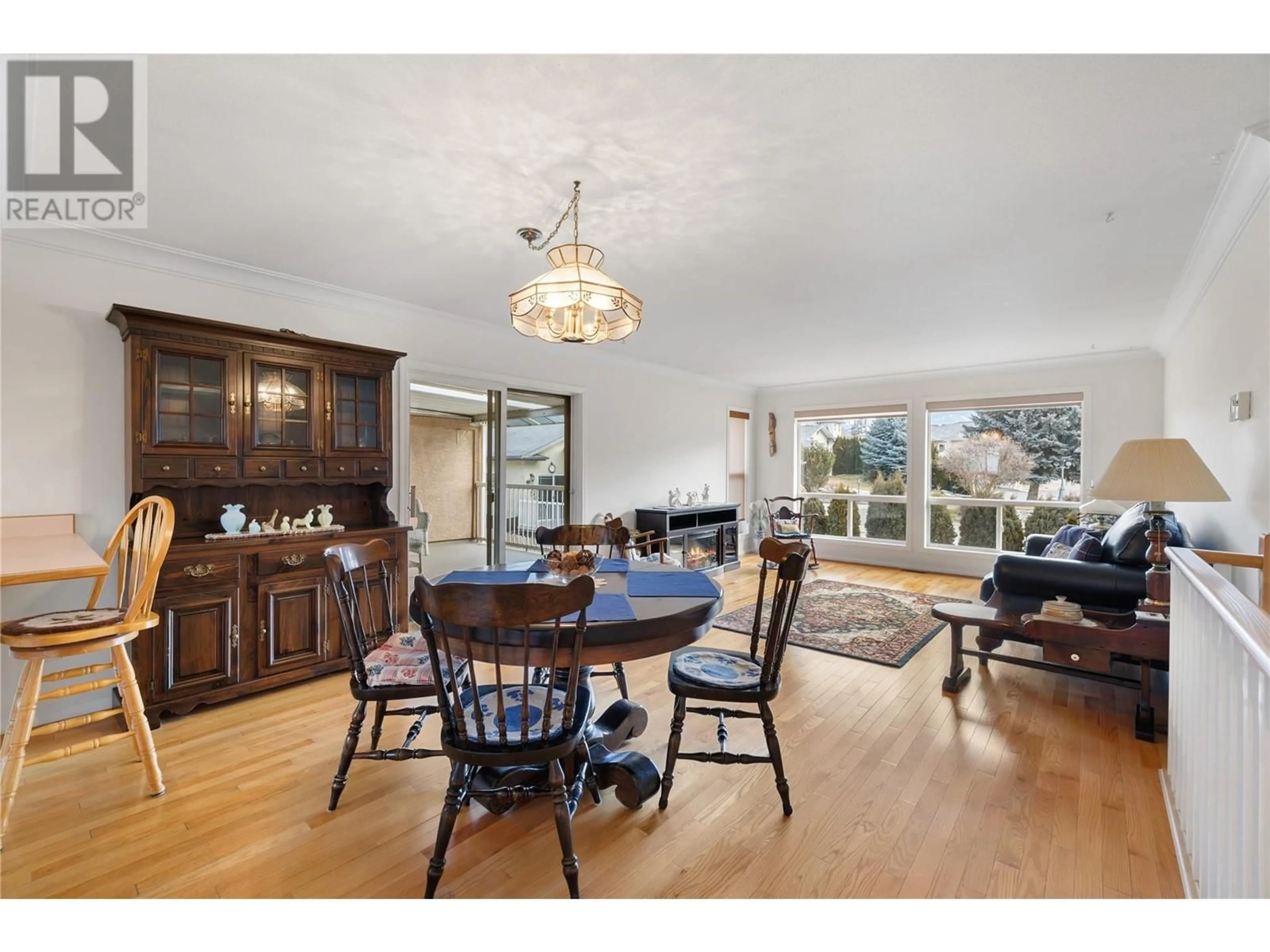 Dining room, wood/laminate floor for 518 18th Avenue S Unit# 6, Creston British Columbia V0B1G5